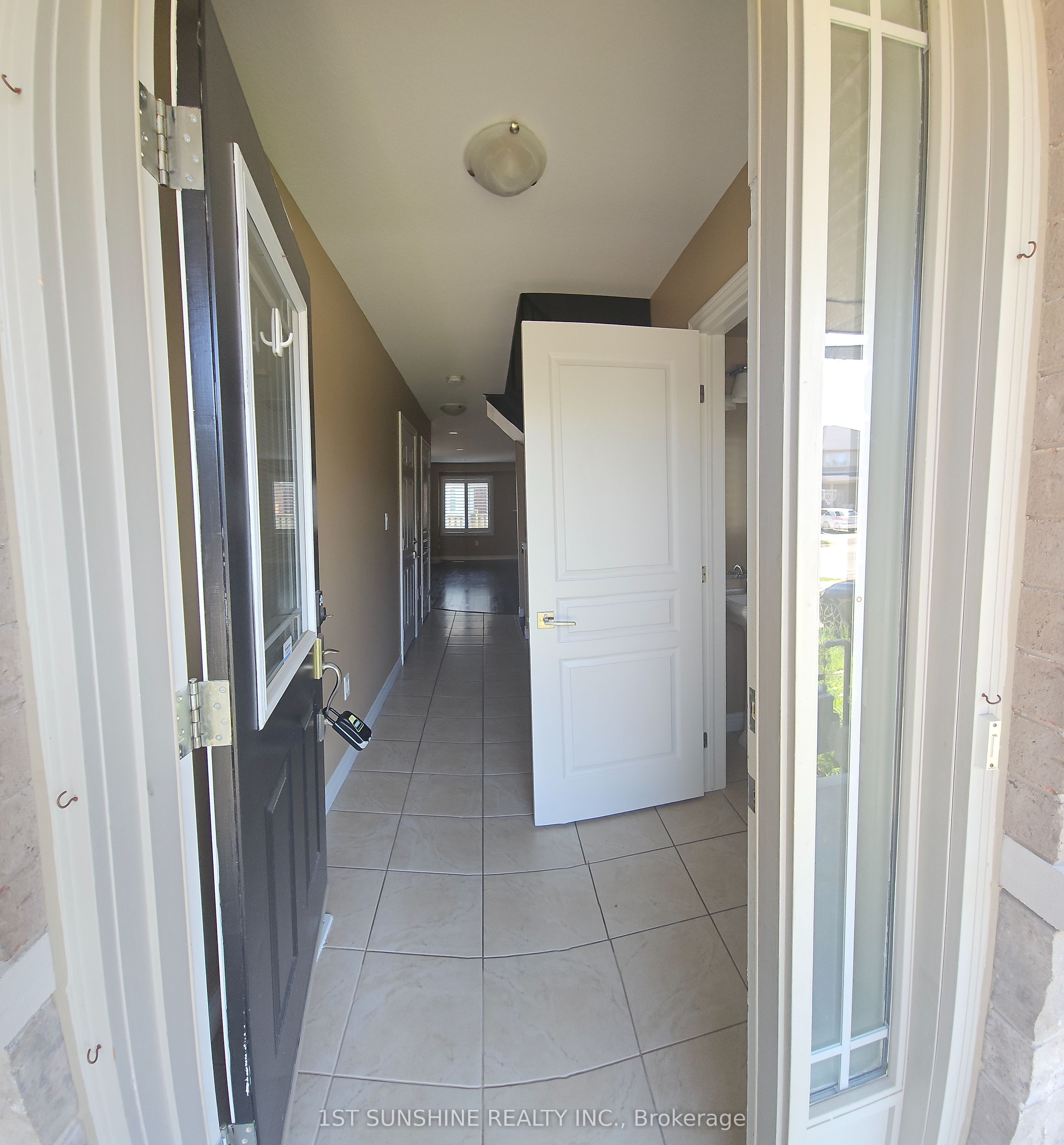 91 Chamomile Drive, Hamilton, ON L8W 0C1 photo 2
