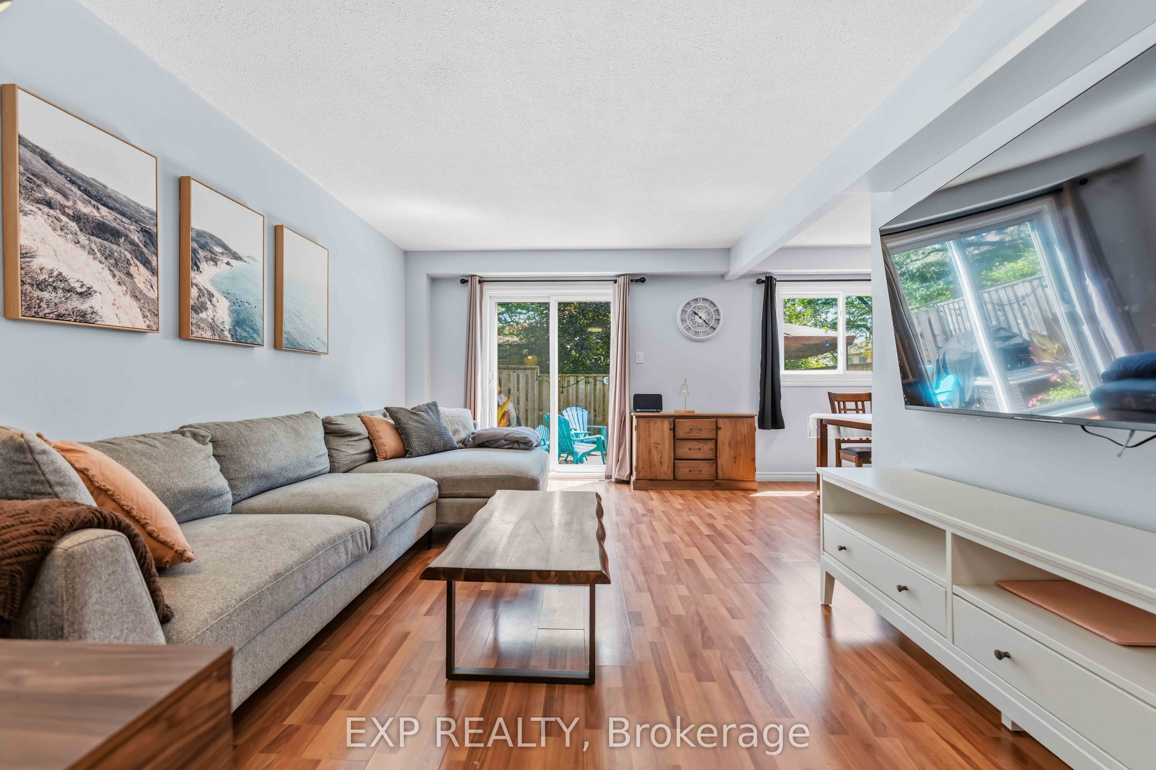 2078 Orient Park Drive 52, Blackburn Hamlet, ON K1B 4V9 photo 3
