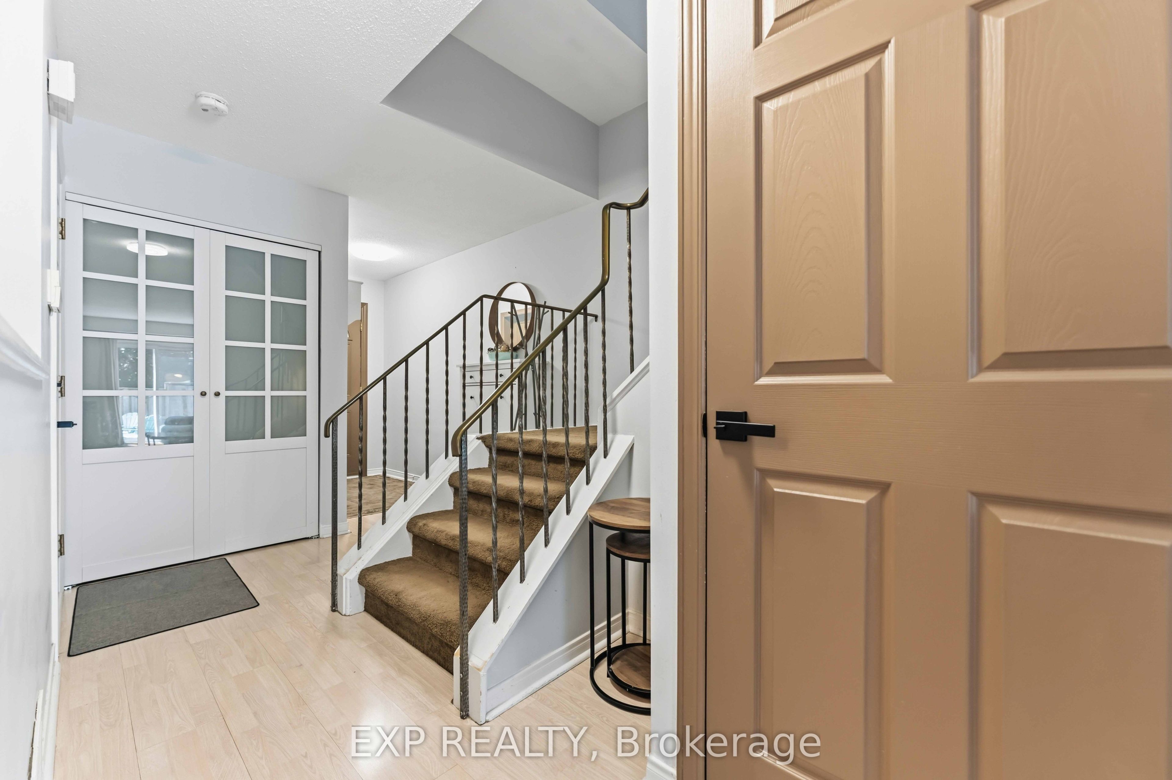 2078 Orient Park Drive 52, Blackburn Hamlet, ON K1B 4V9 photo 4