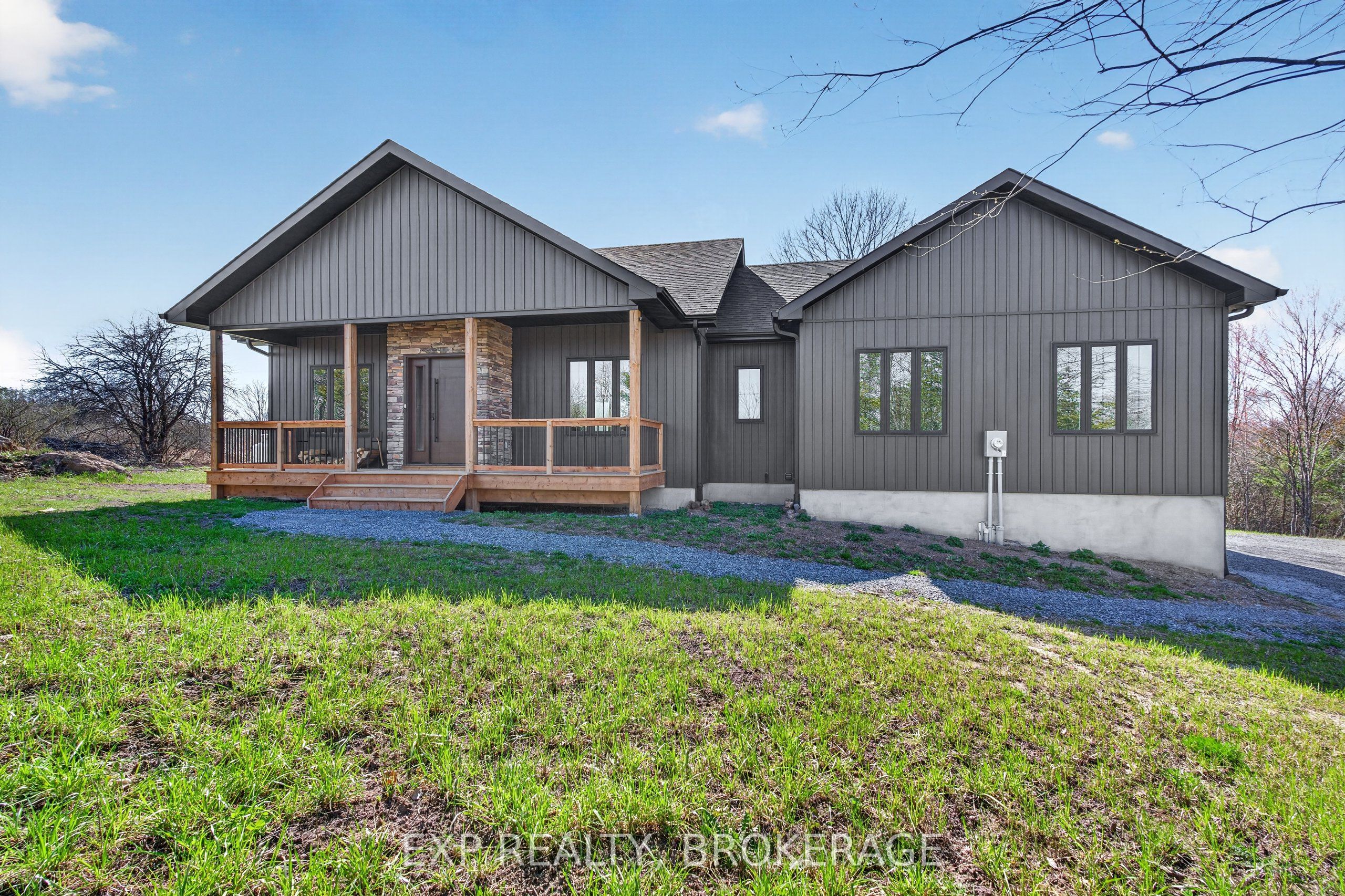 9304 PERTH Road, Rideau Lakes, ON K0G 1X0