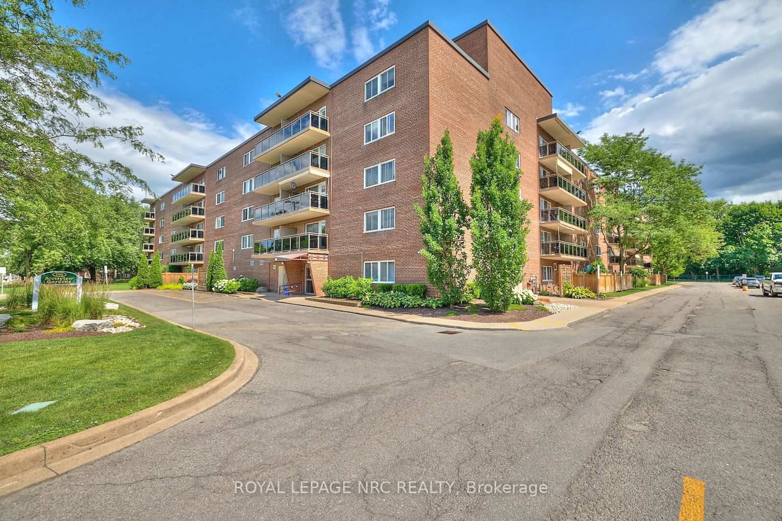 196 Scott Street 515, St. Catharines, ON L2N 5T2