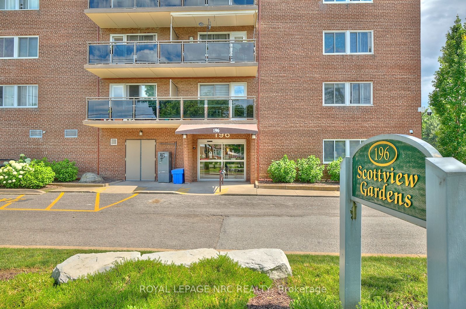 196 Scott Street 515, St. Catharines, ON L2N 5T2 photo 2