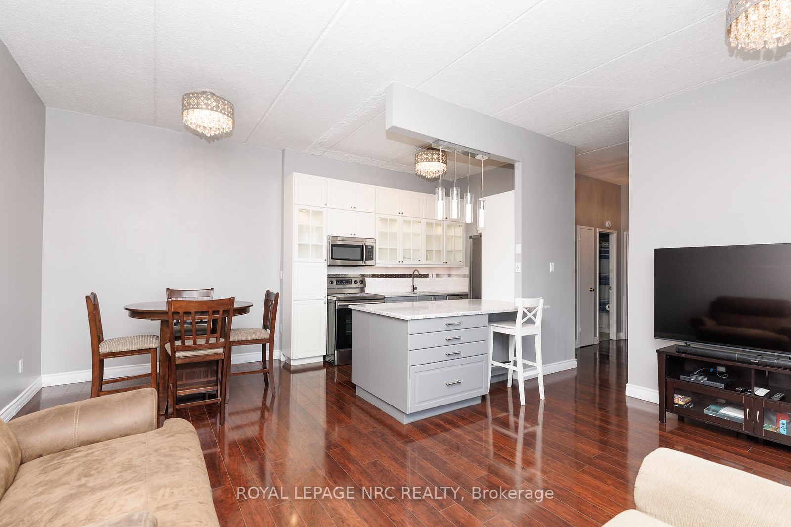 196 Scott Street 515, St. Catharines, ON L2N 5T2 photo 3