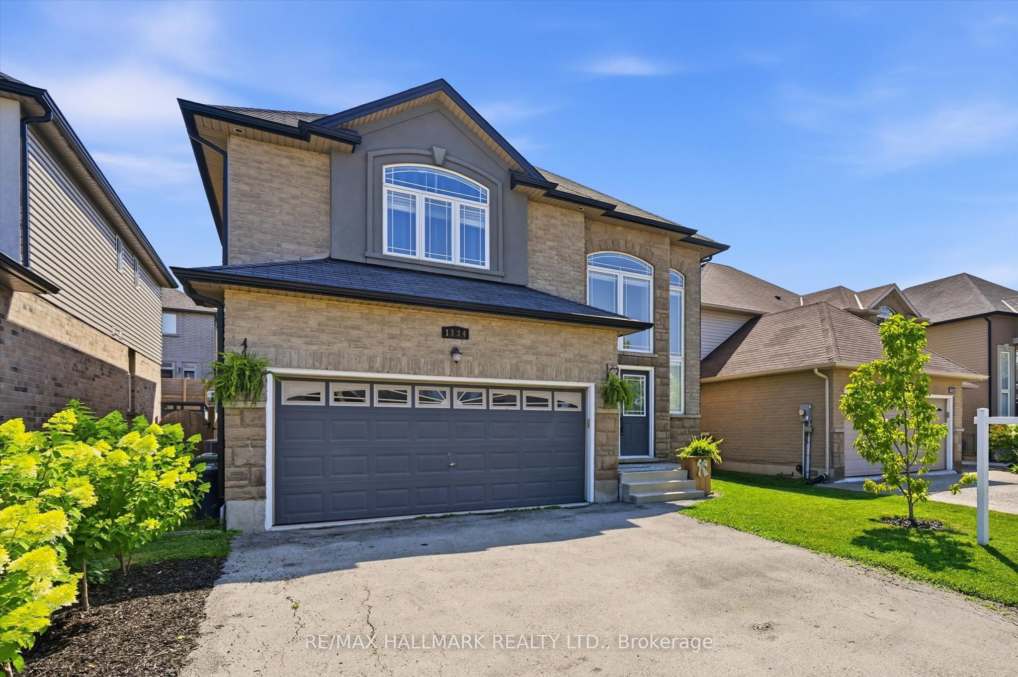 1334 Upper Paradise Road, Hamilton, ON L9B 0C3 photo 4