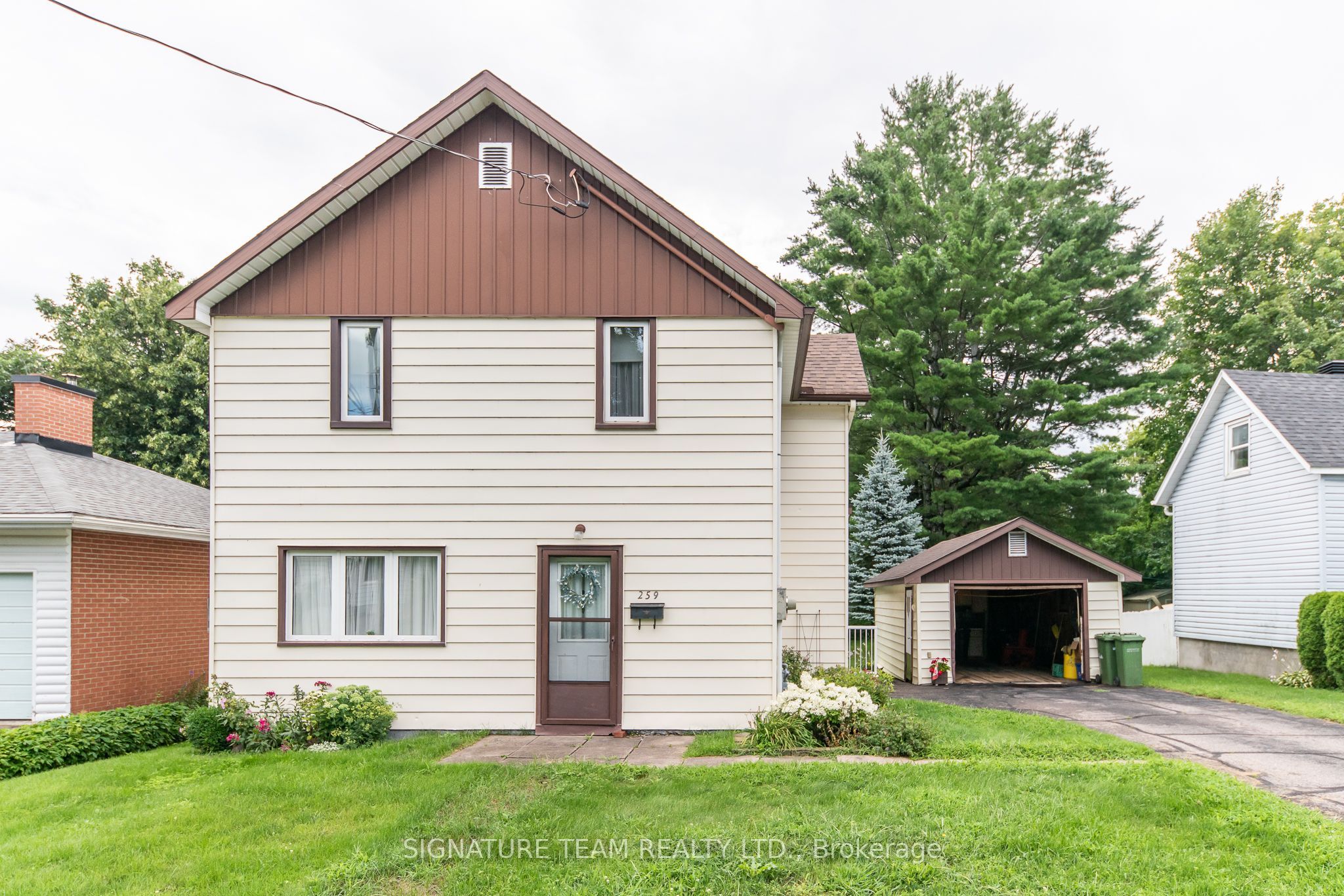 259 Peter Street, Pembroke, ON K8A 1R1 photo 2