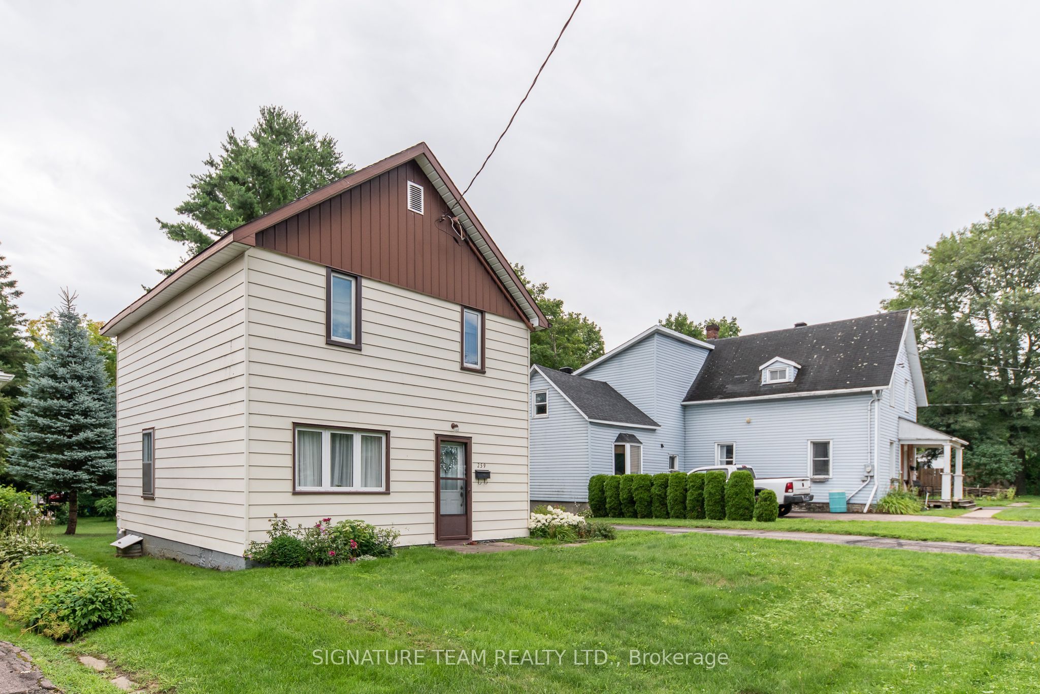 259 Peter Street, Pembroke, ON K8A 1R1 photo 3