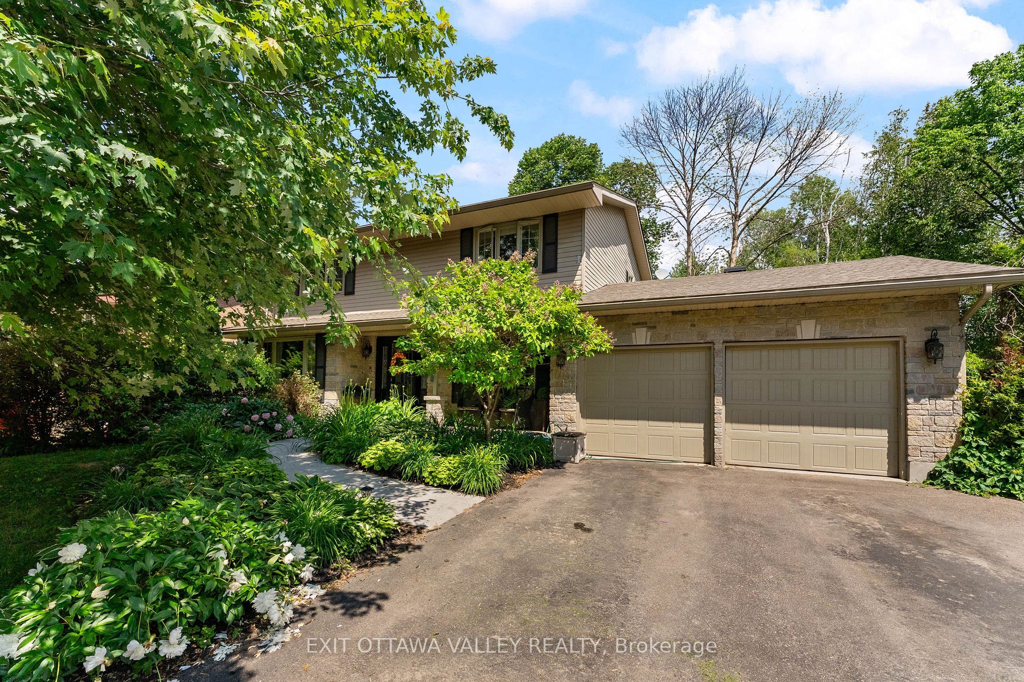 605 Elizabeth Street, Pembroke, ON K8A 1X3 photo 3