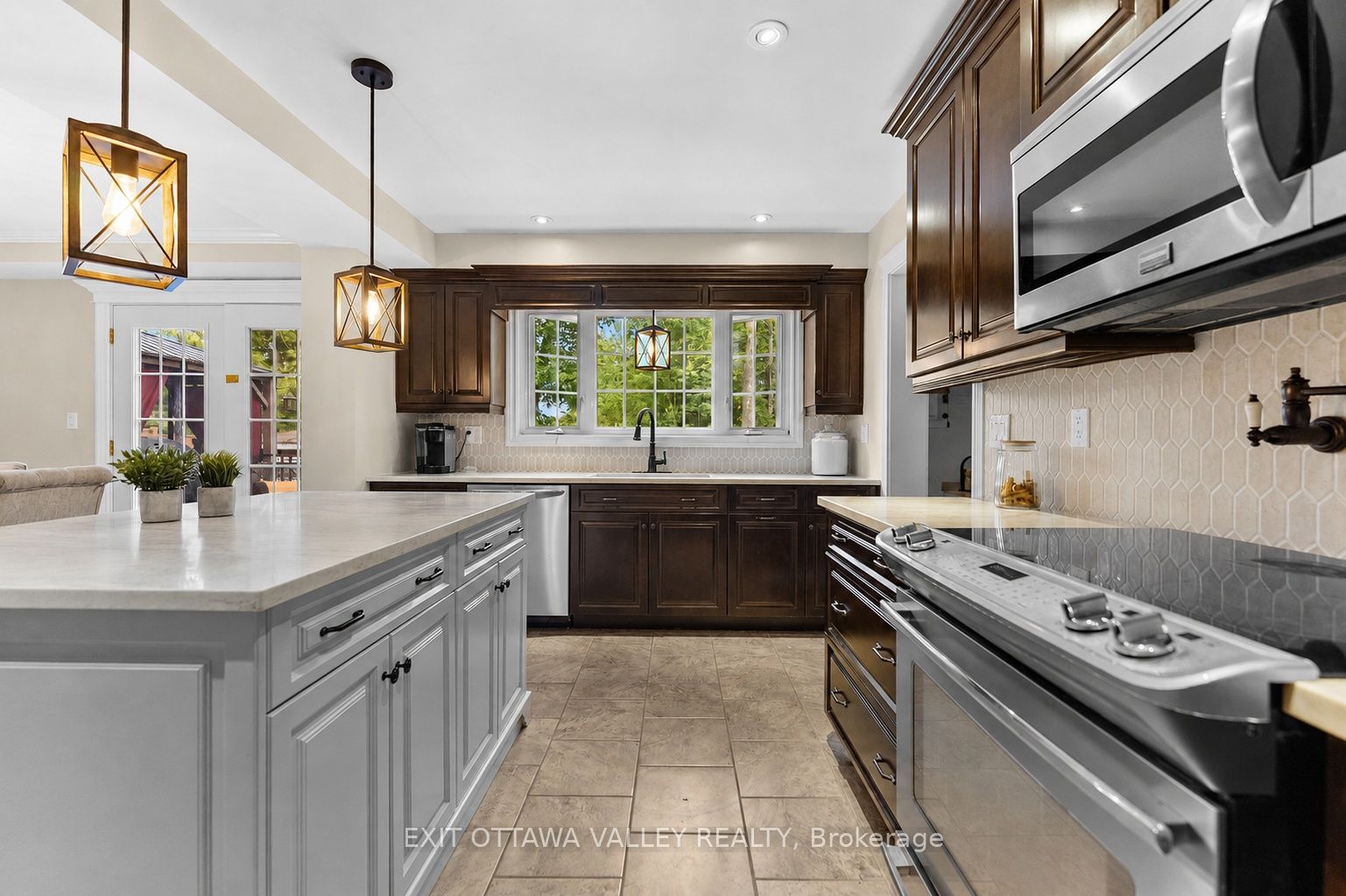 605 Elizabeth Street, Pembroke, ON K8A 1X3 photo 5