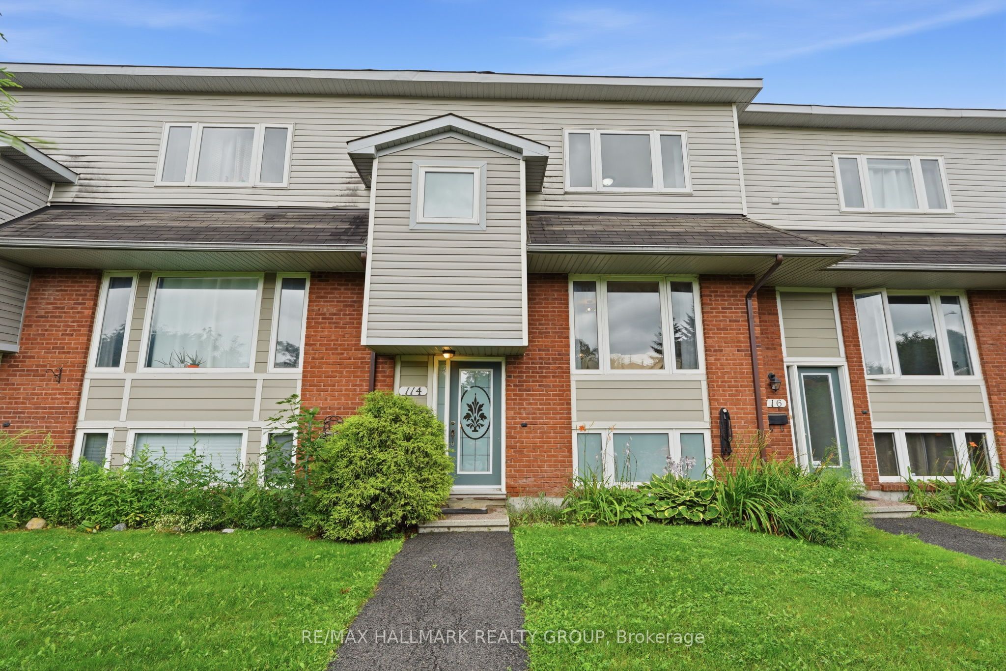 114 Monterey Drive, South of Baseline to Knoxdale, ON K2H 7A8