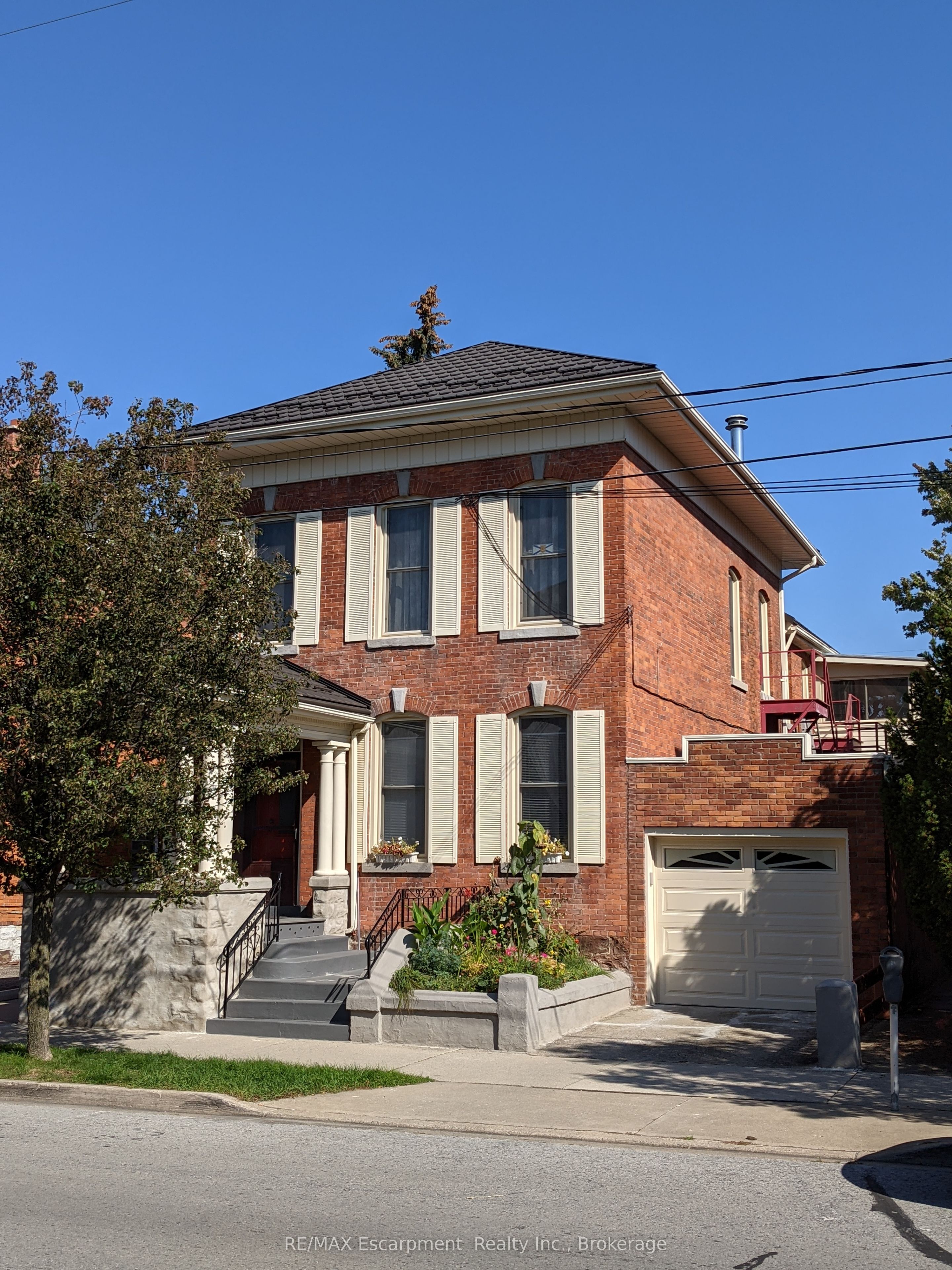 158 James Street 2, St. Catharines, ON L2R 5C5