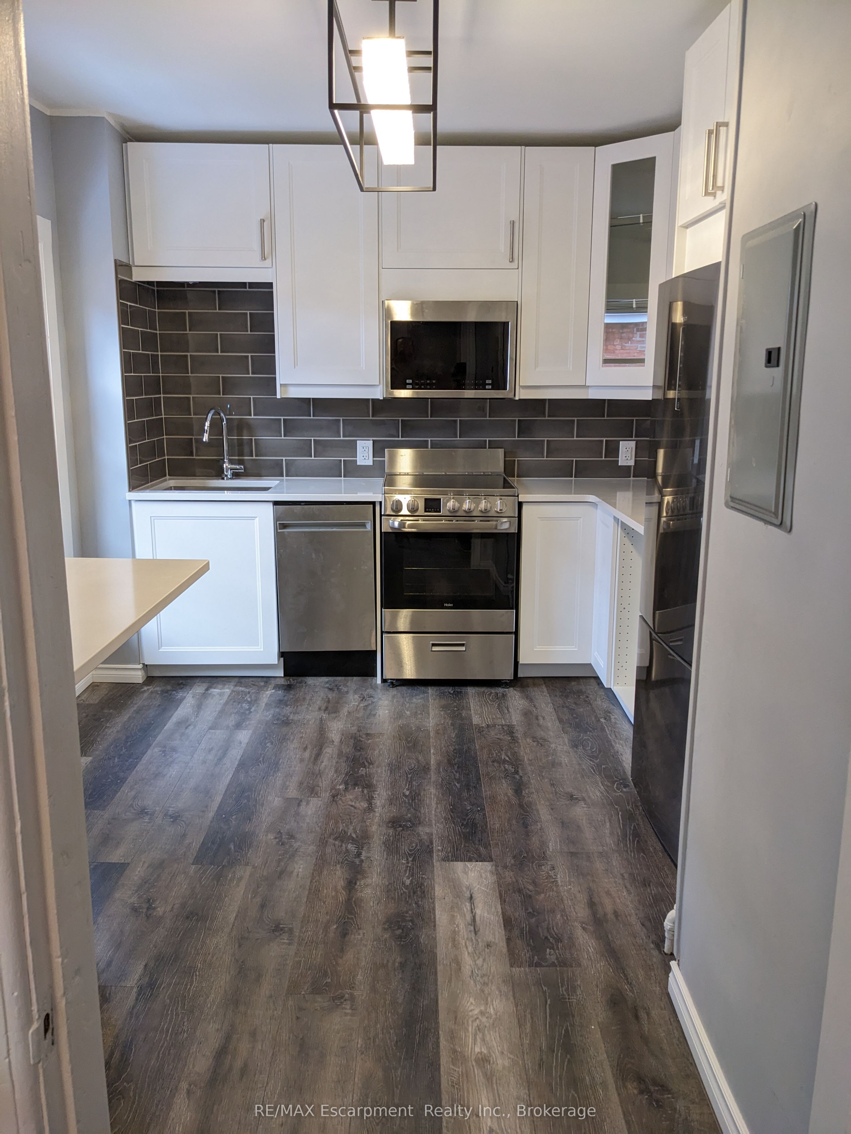 158 James Street 2, St. Catharines, ON L2R 5C5 photo 2