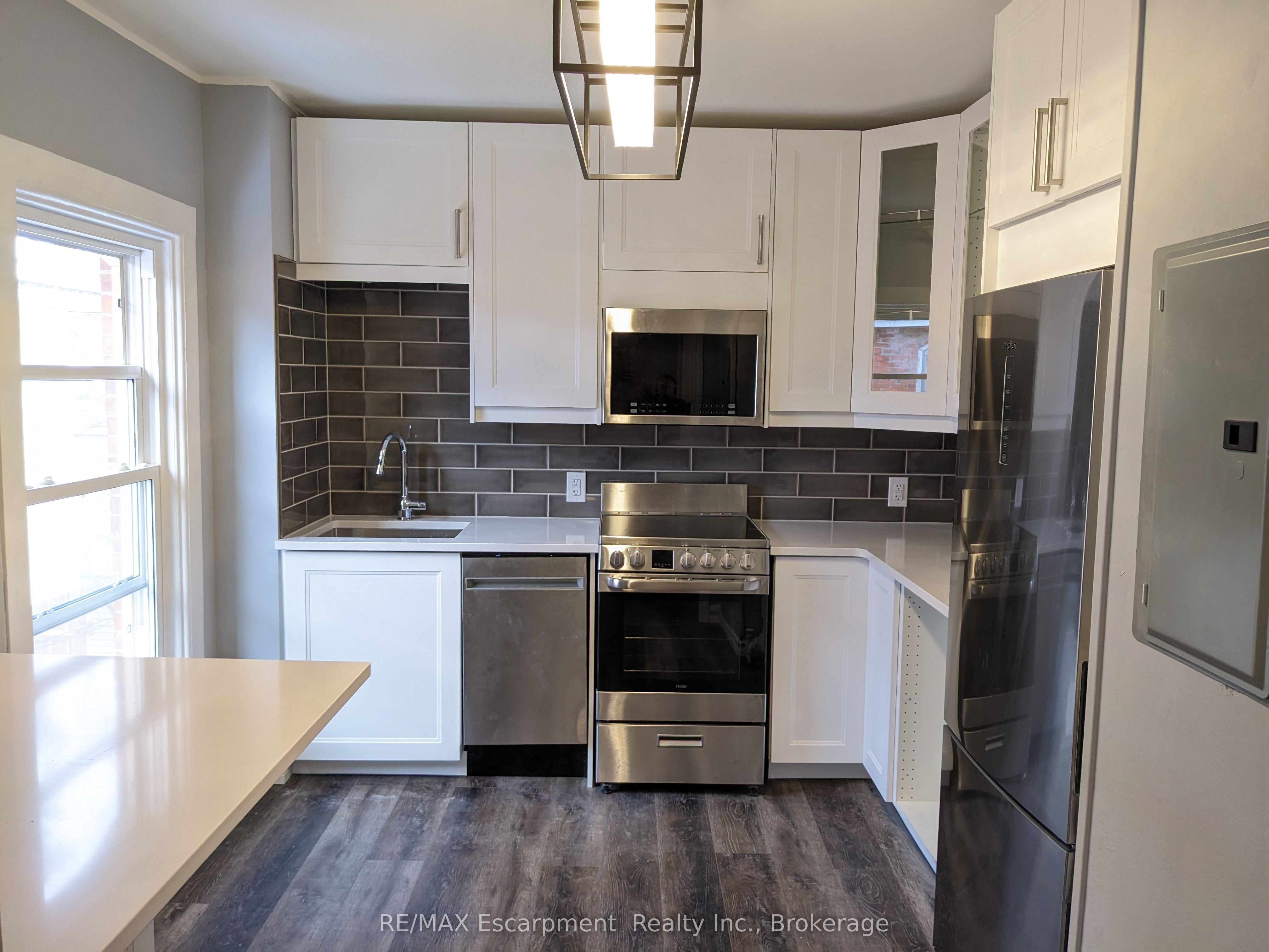 158 James Street 2, St. Catharines, ON L2R 5C5 photo 3