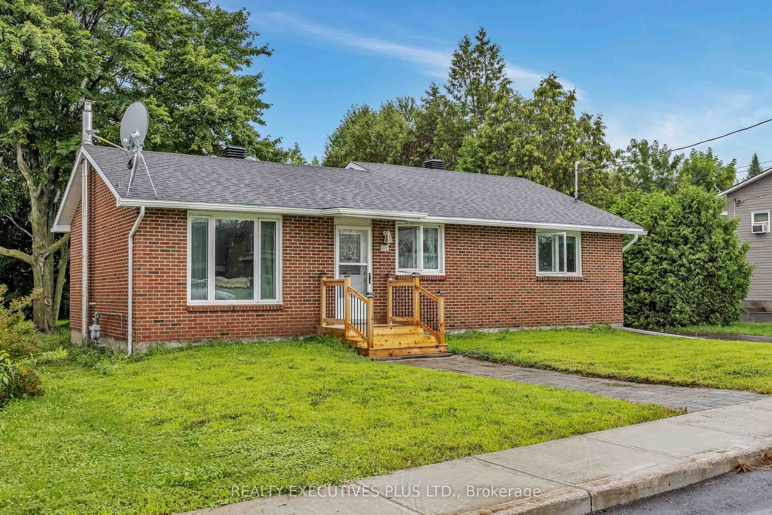 636 Water Street, Alfred and Plantagenet, ON K0B 1L0
