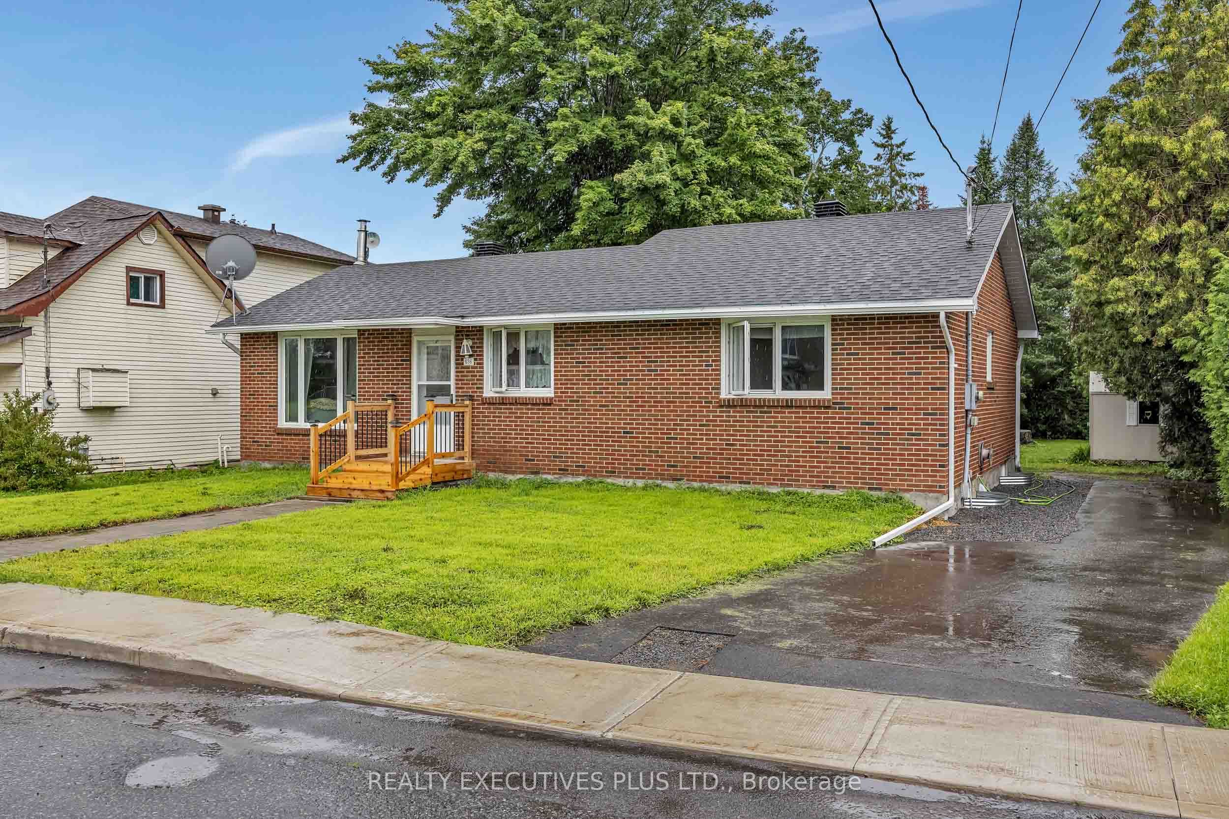 636 Water Street, Alfred and Plantagenet, ON K0B 1L0 photo 2