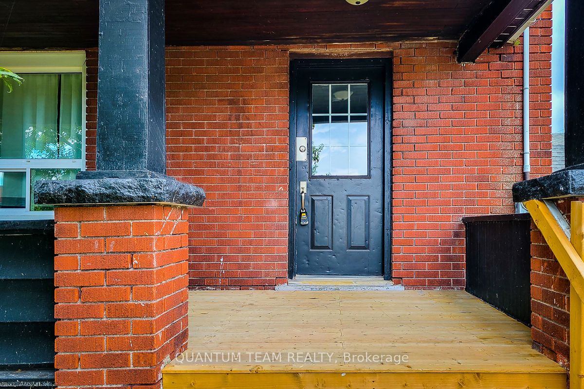 246 Davis Street, Port Colborne, ON L3K 1Z3 photo 2