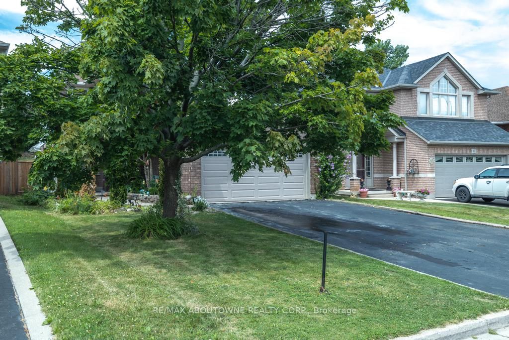 14 SABLE Drive, Hamilton, ON L9K 1K9 photo 2