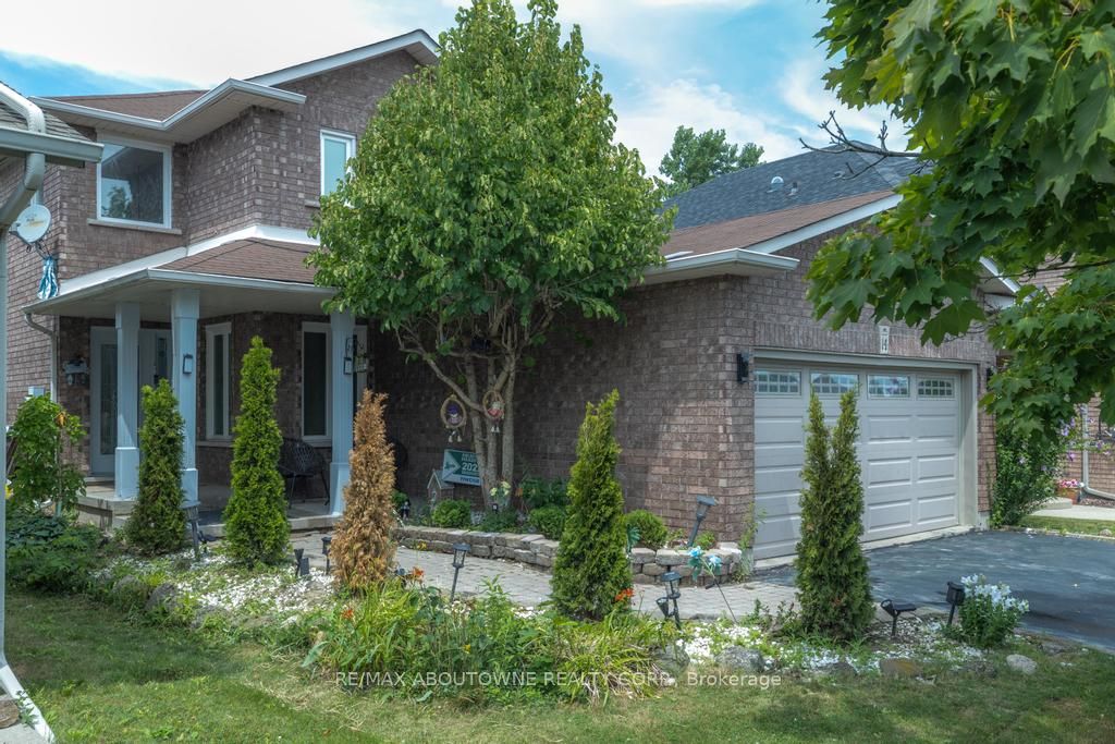 14 SABLE Drive, Hamilton, ON L9K 1K9 photo 3