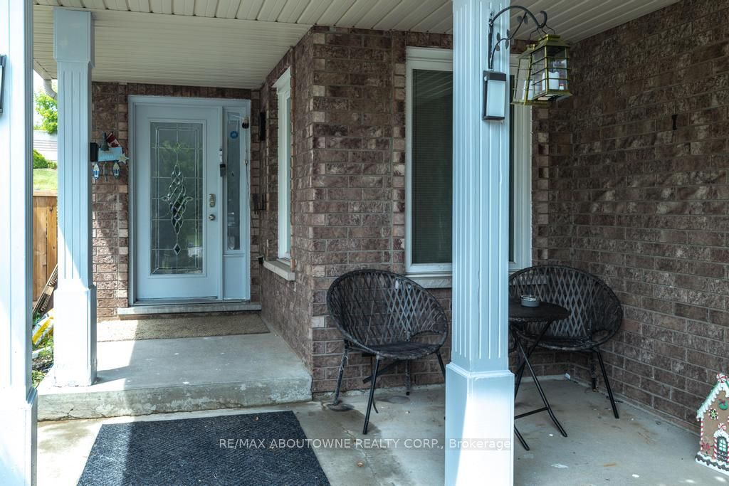 14 SABLE Drive, Hamilton, ON L9K 1K9 photo 4