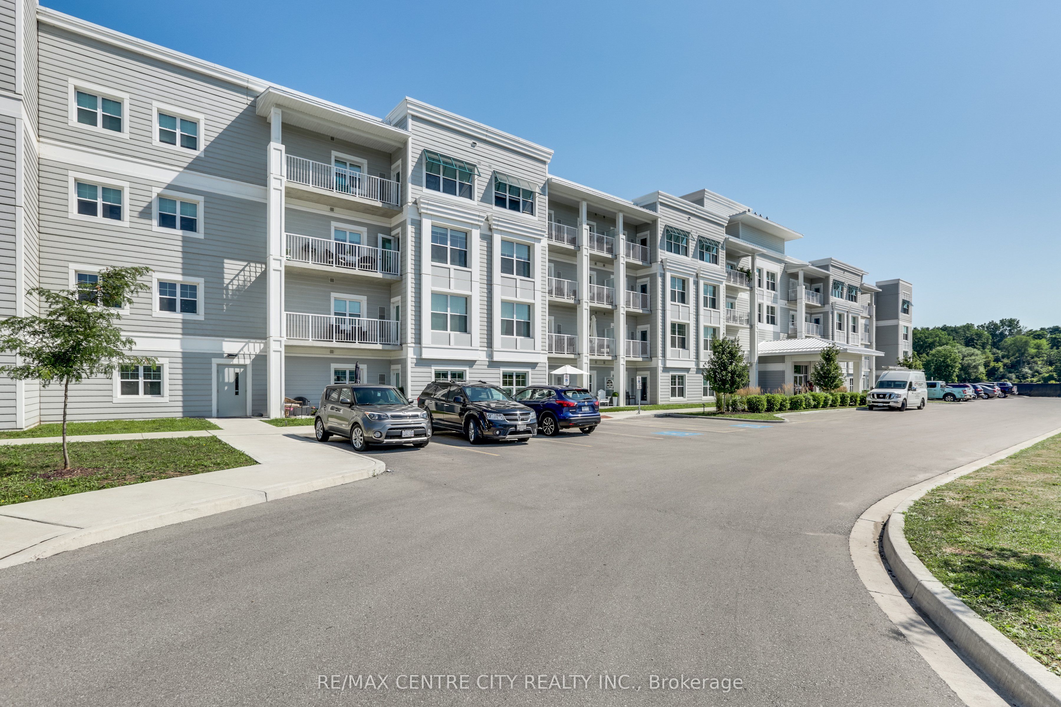 100 The Promenade 206, Central Elgin, ON N5L 0B7