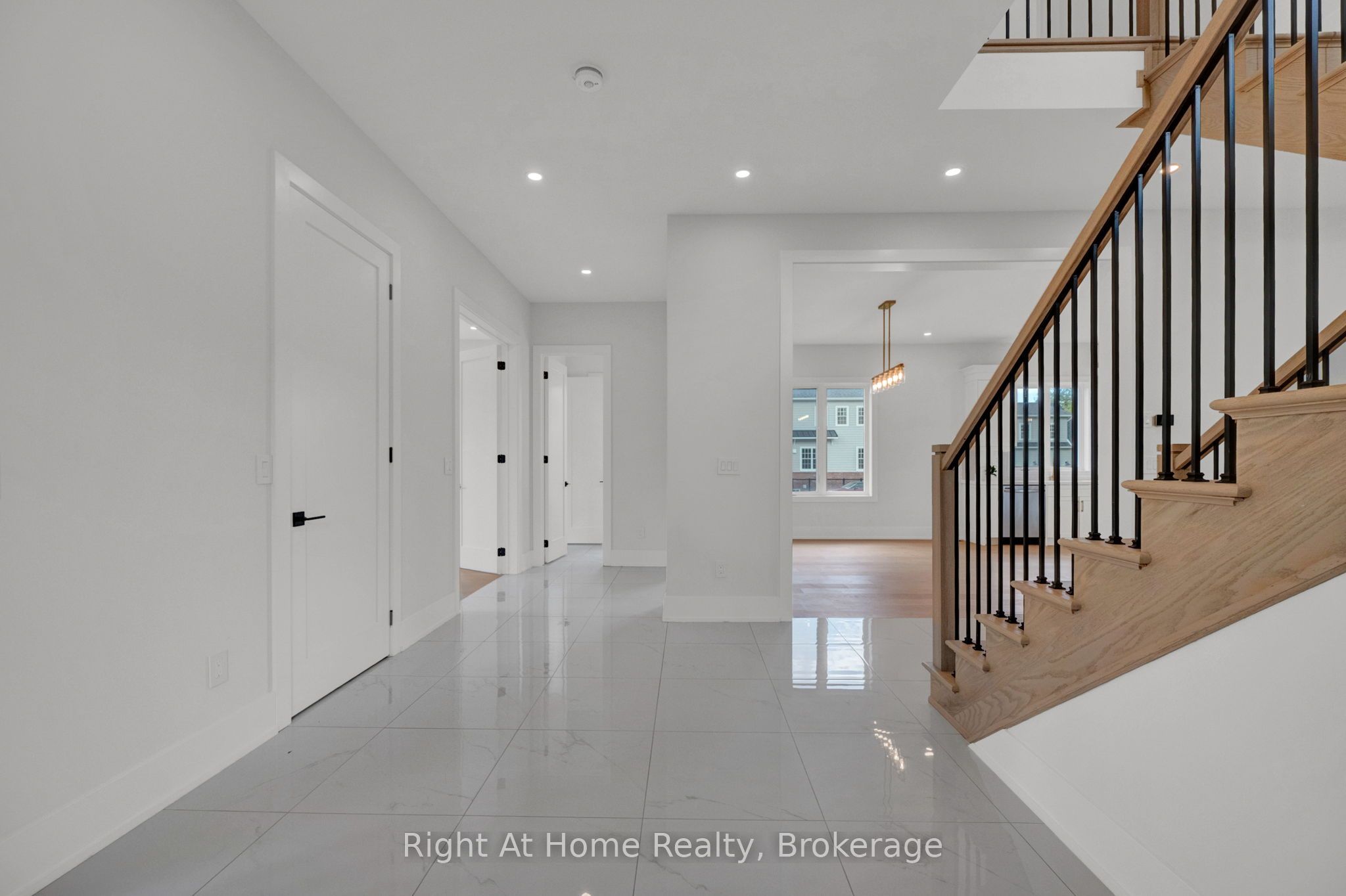 213 Suzanne Mess Boulevard, Cobourg, ON K9A 3L3 photo 4