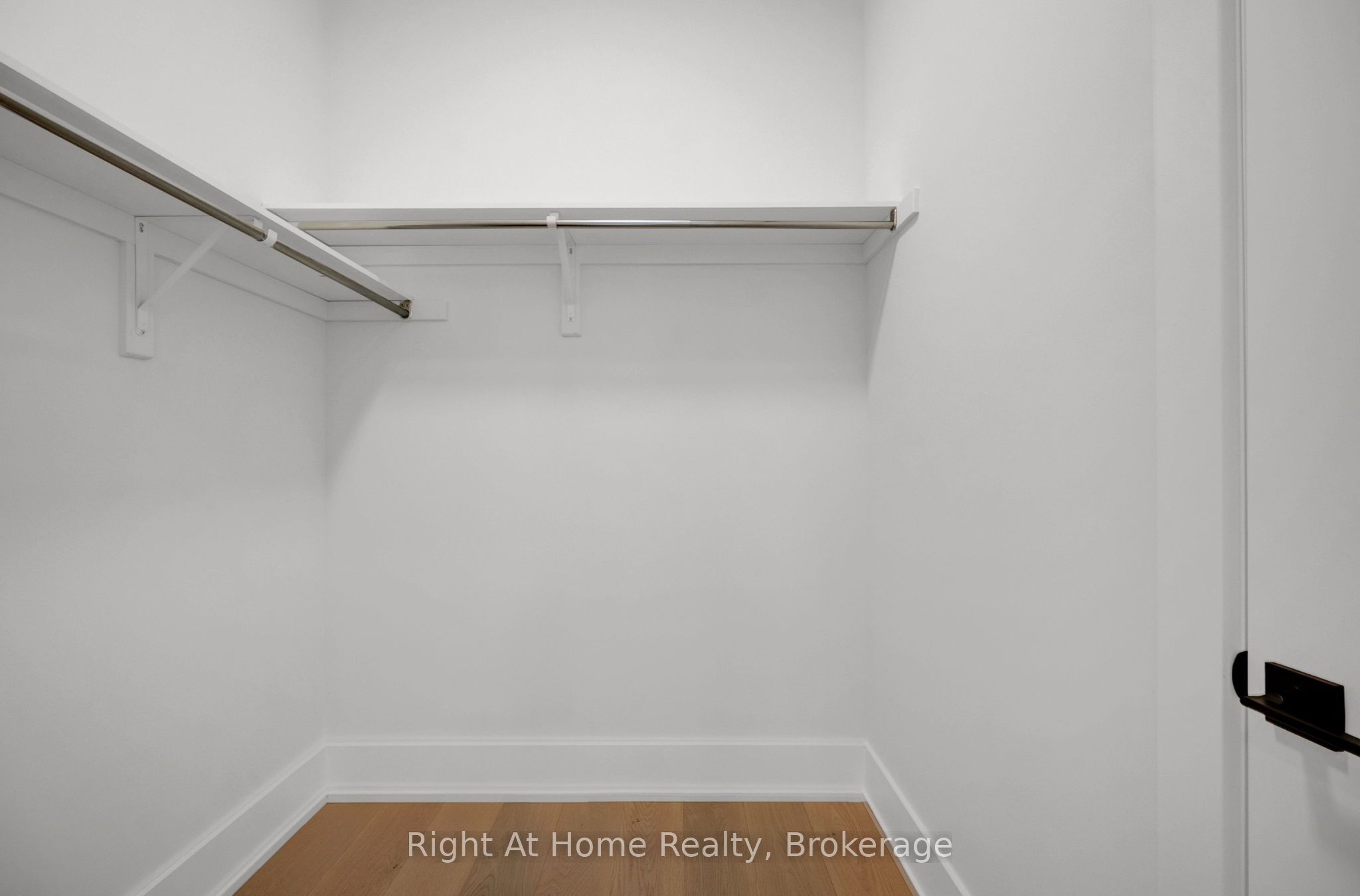 213 Suzanne Mess Boulevard, Cobourg, ON K9A 3L3 photo 5