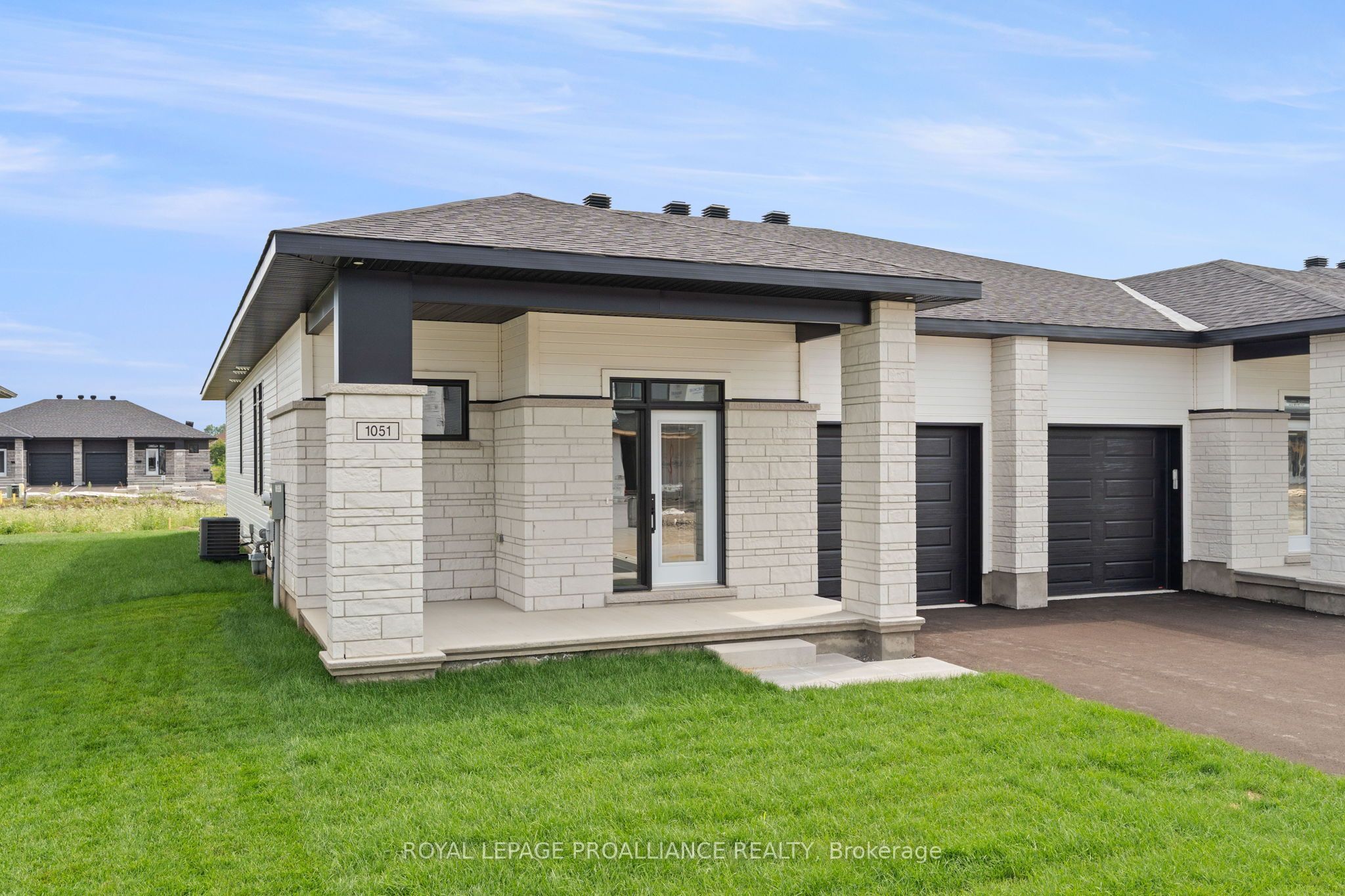 1051 Moore Street, Brockville, ON K6V 0H1 photo 2