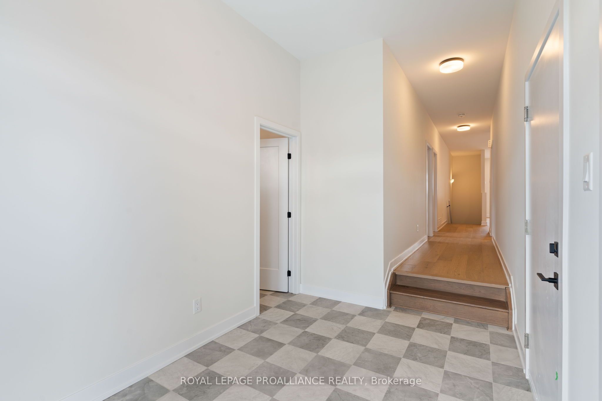 1051 Moore Street, Brockville, ON K6V 0H1 photo 5