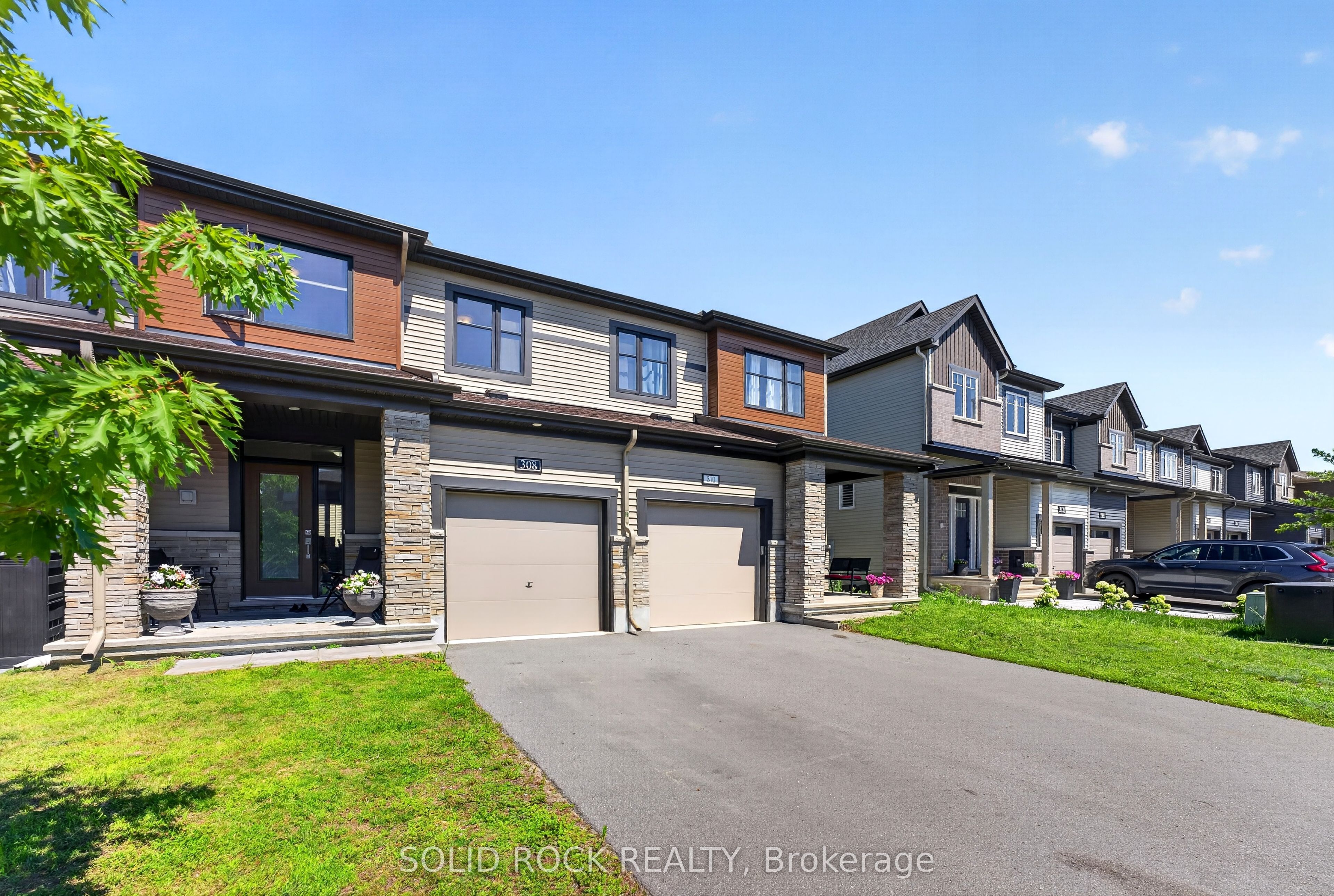 308 Drumlish Lane E, Barrhaven, ON K2J 6Y1 photo 3