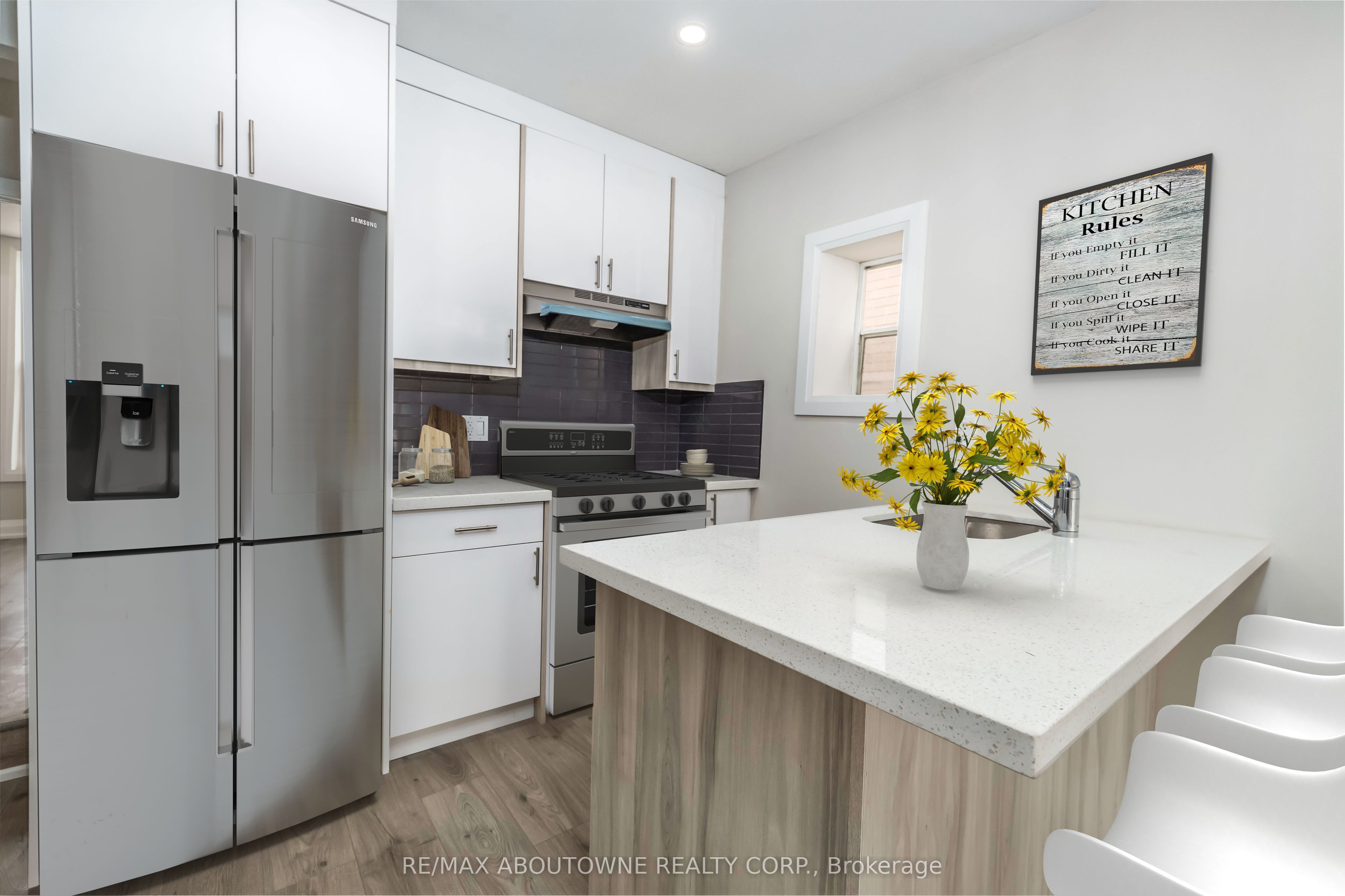 131 WEST Avenue N, Hamilton, ON L8L 5C4 photo 5