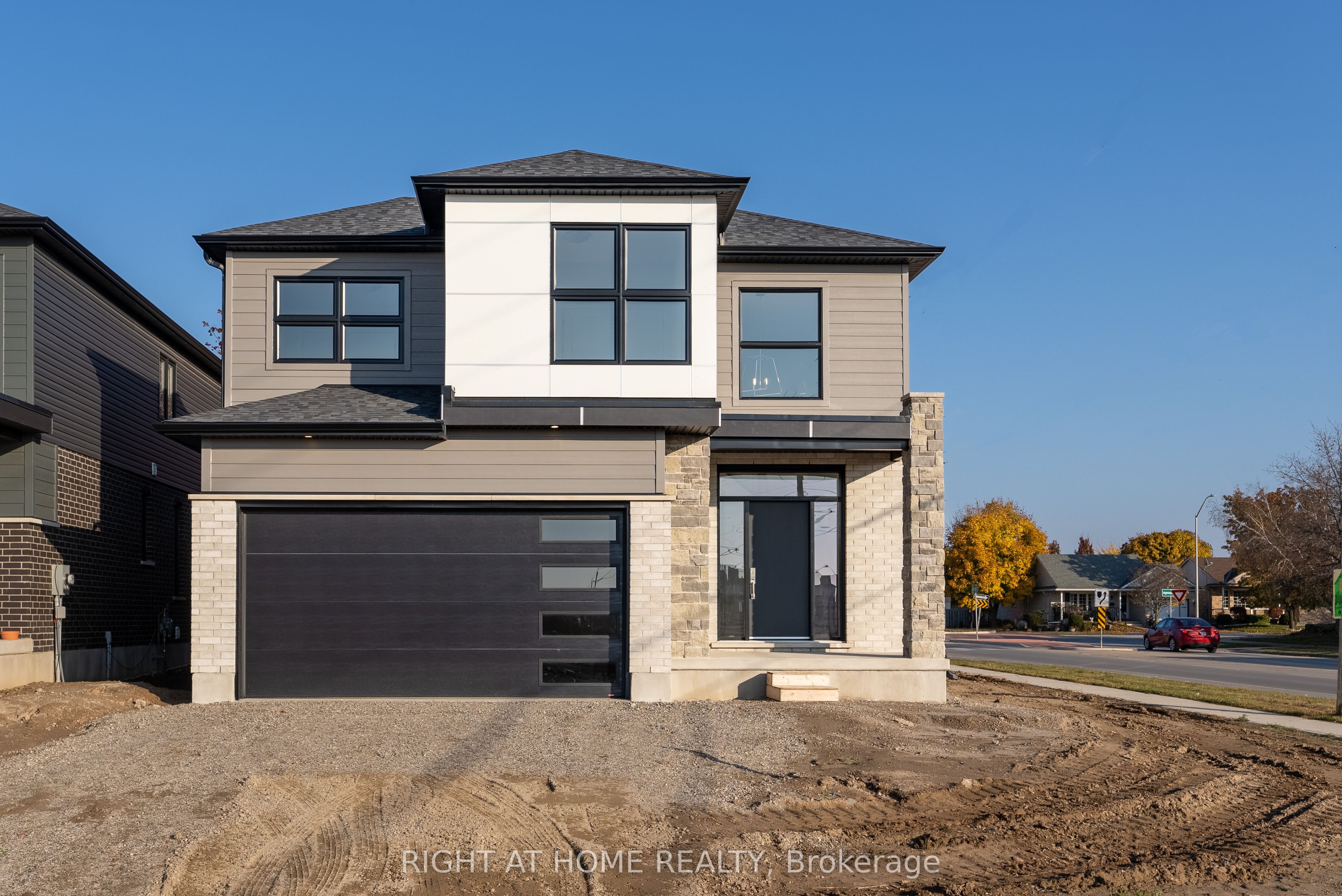 2 WELCH Court, St. Thomas, ON N5R 0M1