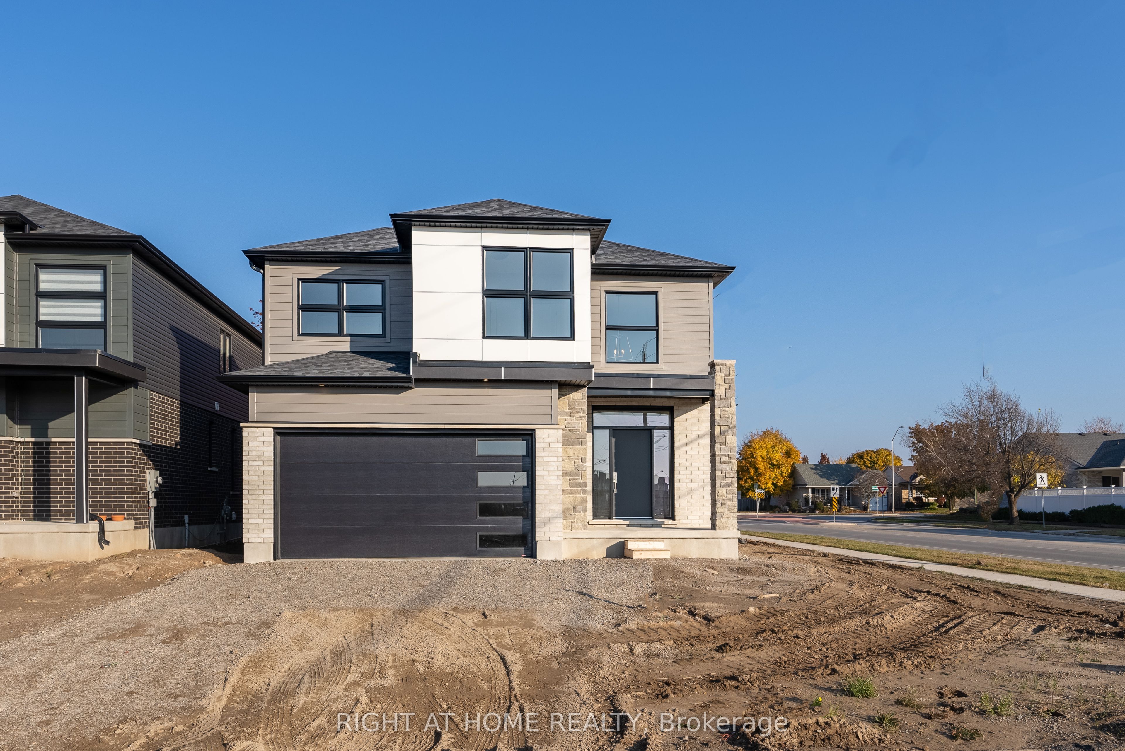 2 WELCH Court, St. Thomas, ON N5R 0M1 photo 2