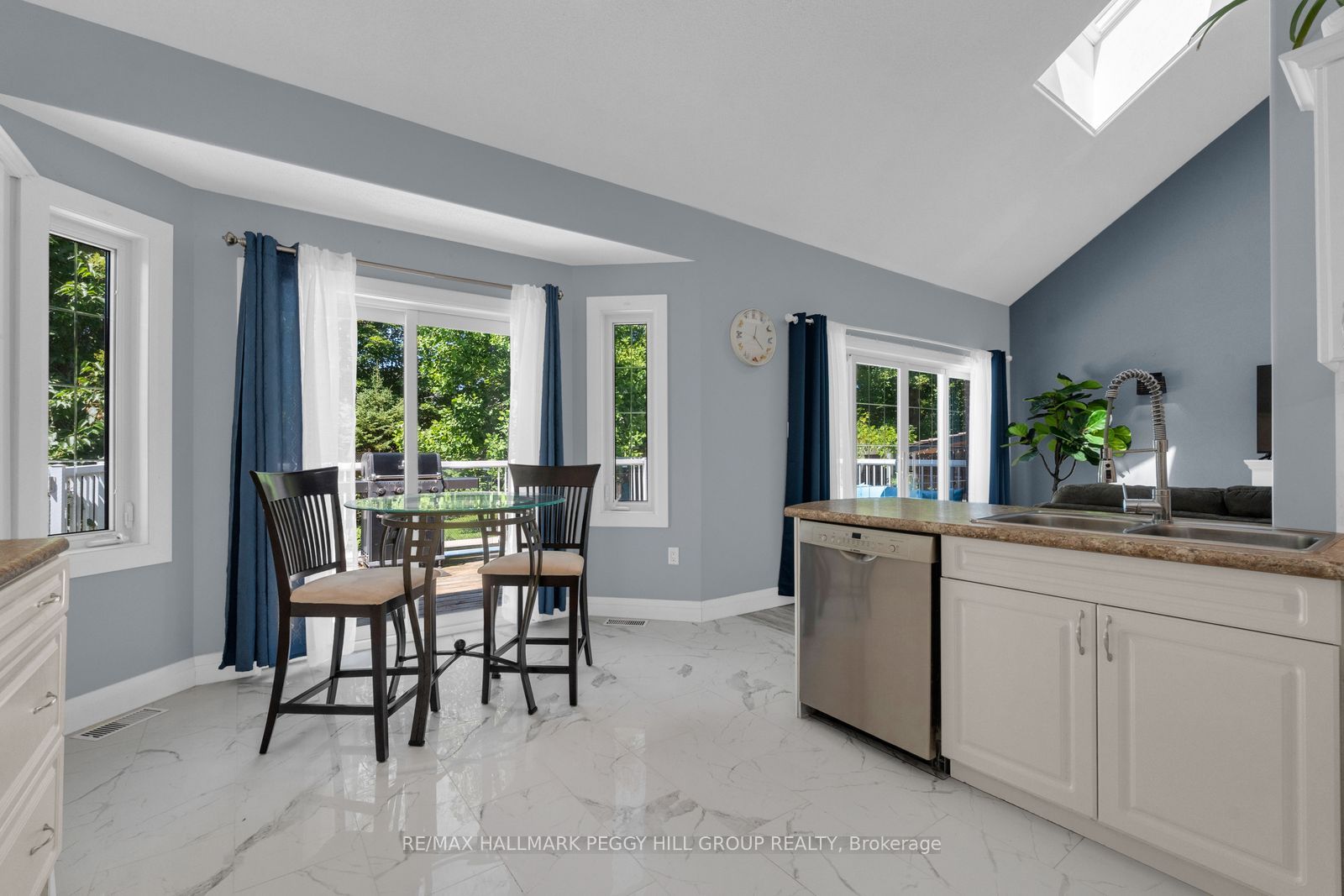 155 Forest Glen Drive, Gravenhurst, ON P1P 1A1 photo 4