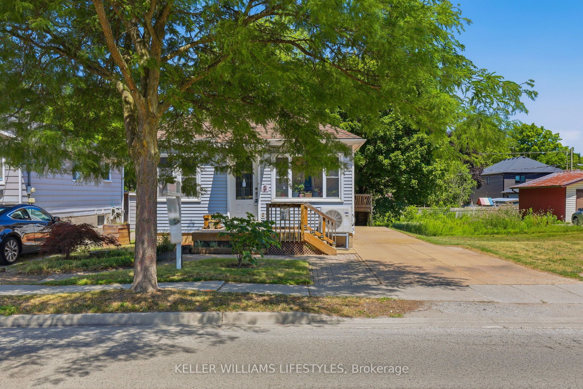 118 Emery Street W, London South, ON N6J 1S1 photo 2