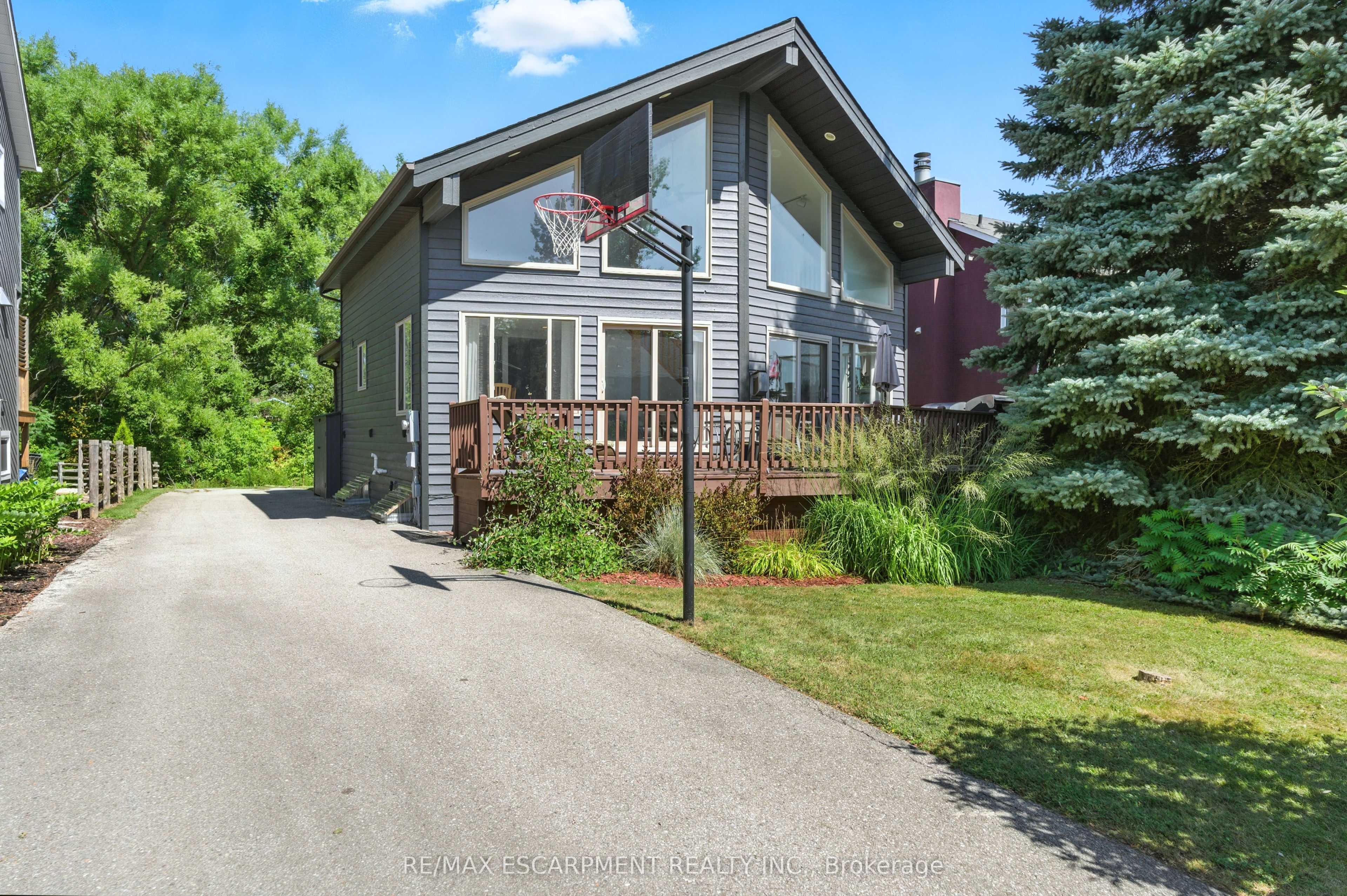 115 Pioneer Lane, Blue Mountains, ON L9Y 0M6