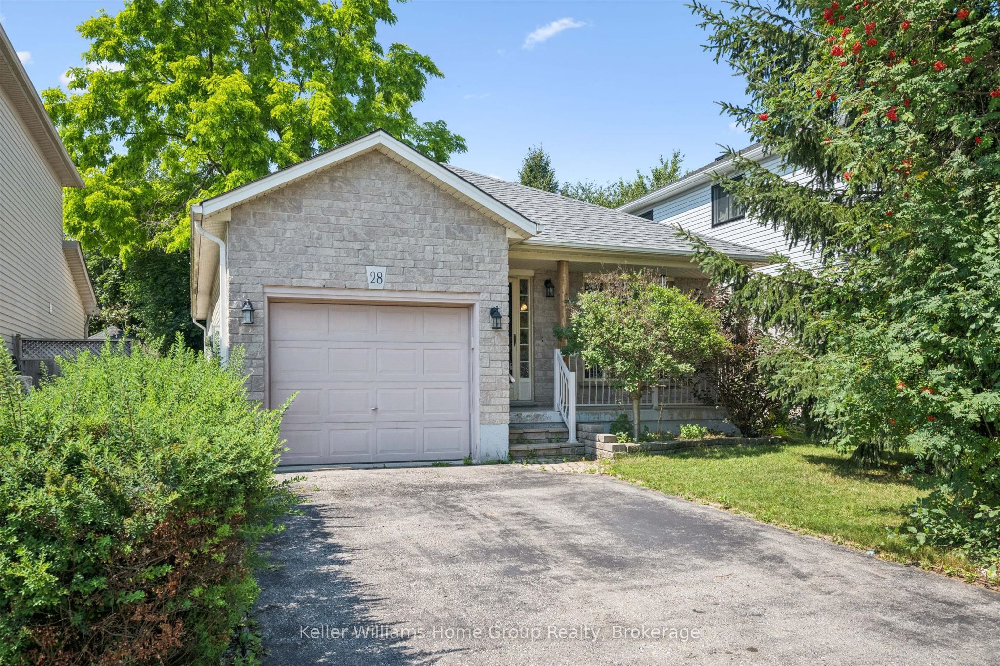 28 Peglar Crescent, Centre Wellington, ON N1M 3T3 photo 2