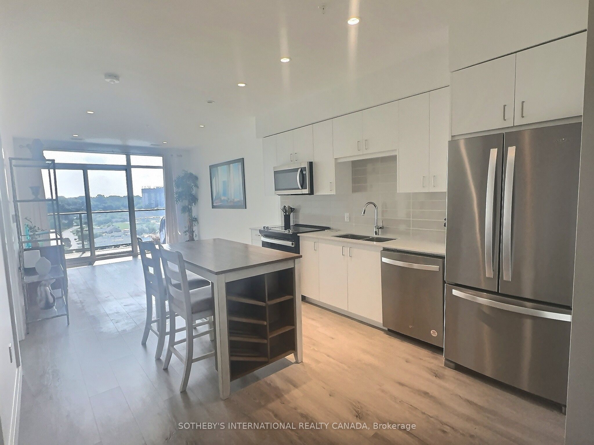 15 Glebe Street 1107, Cambridge, ON N1S 2L8