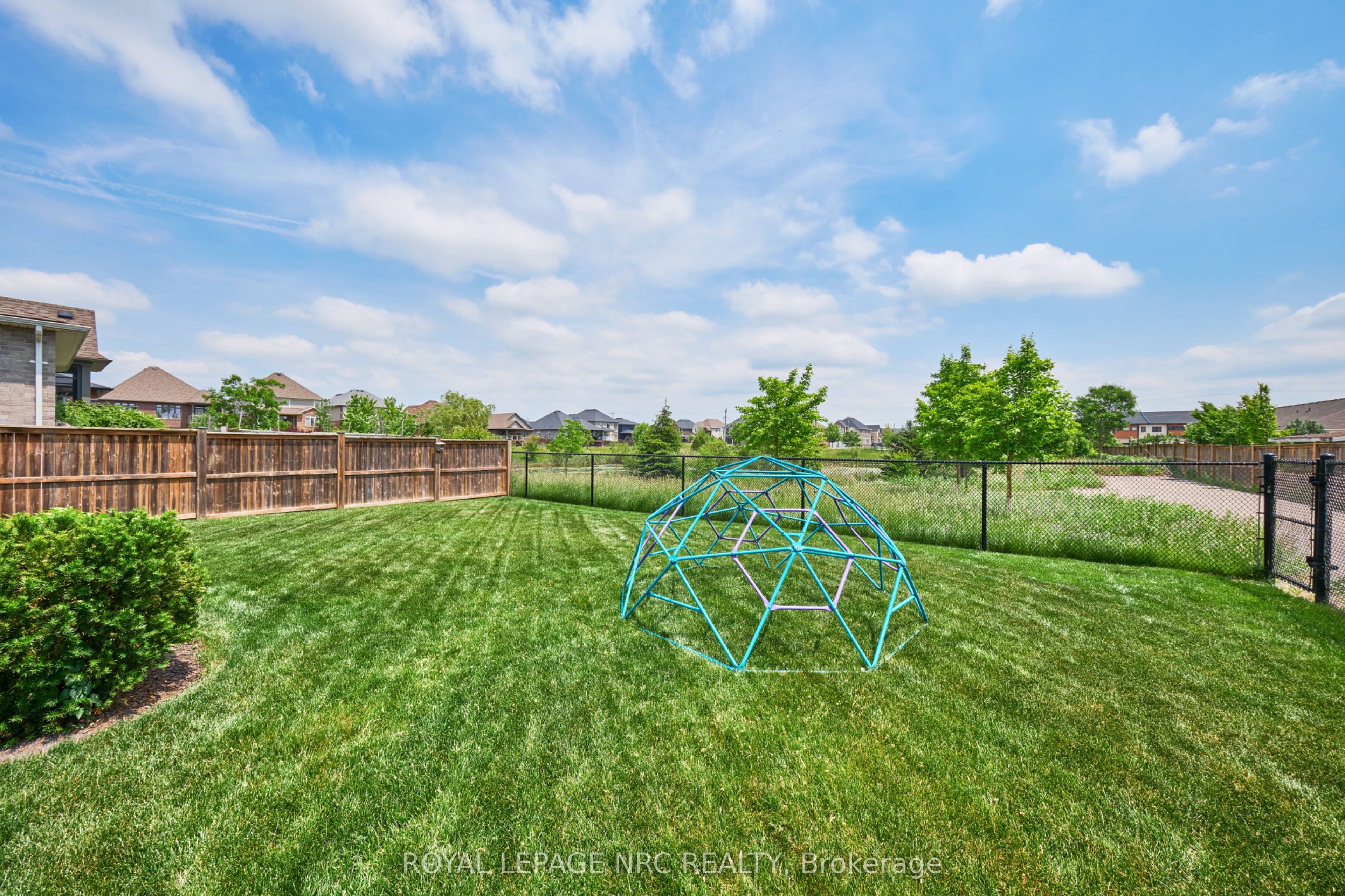 80 Days Avenue, Thorold, ON L2V 0E6 photo 5