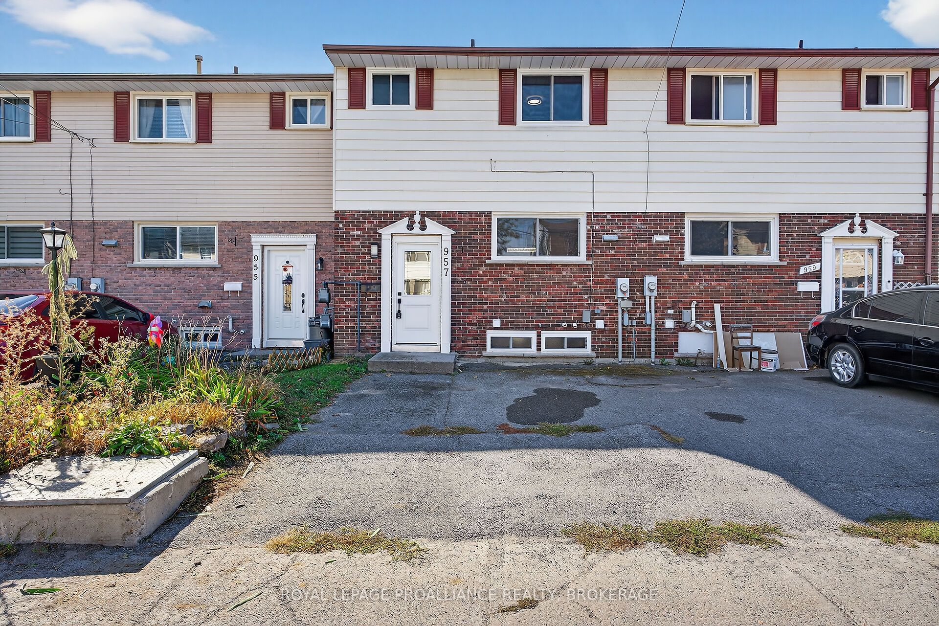 957 Oakview Avenue, Kingston, ON K7M 6W9 photo 2