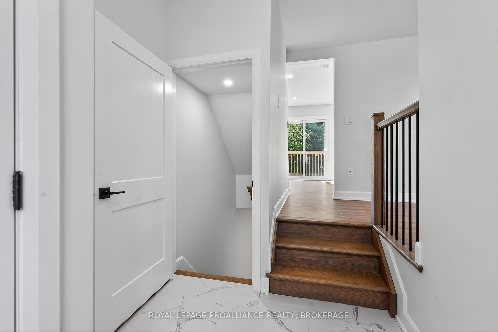957 Oakview Avenue, Kingston, ON K7M 6W9 photo 5
