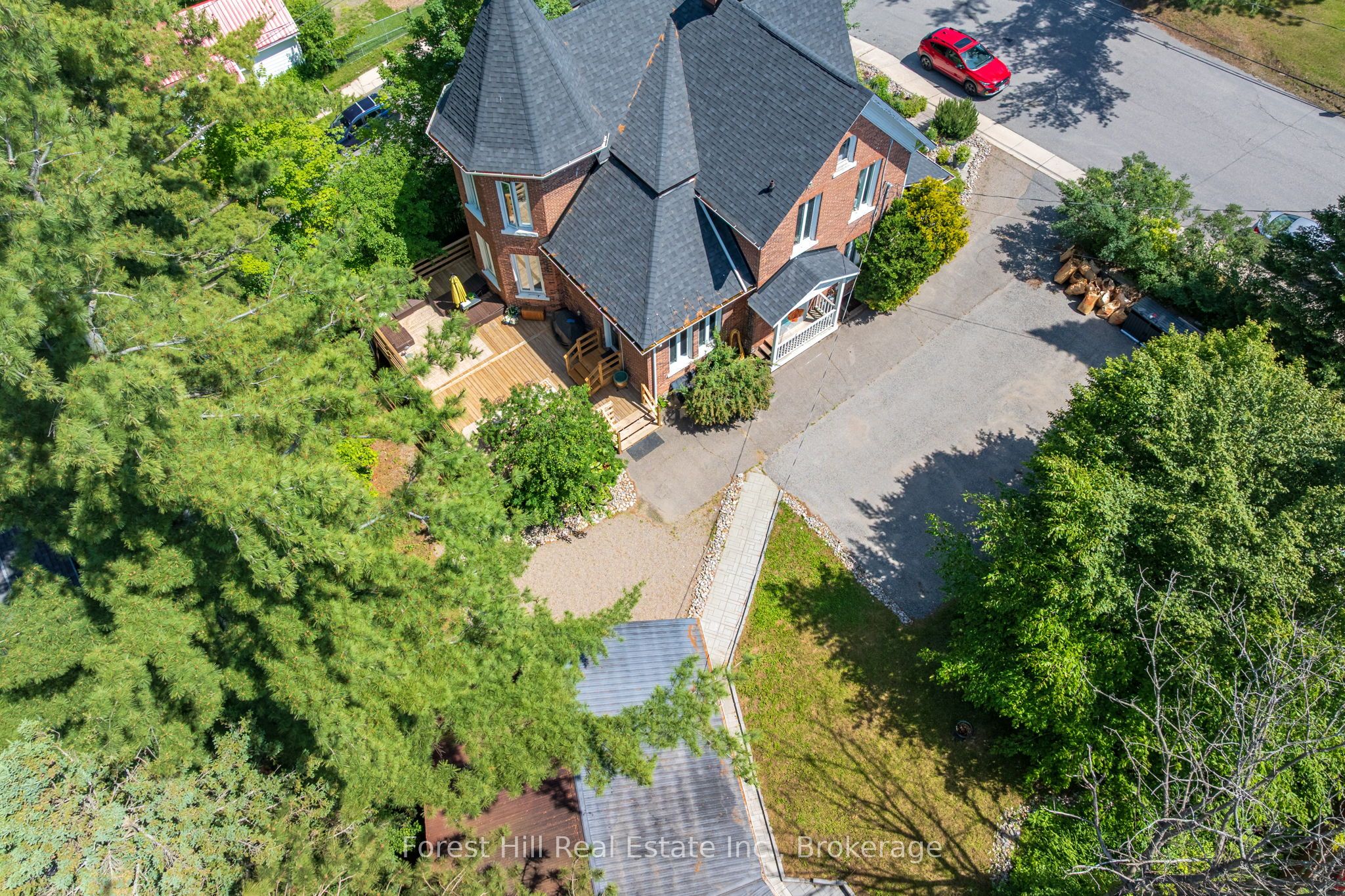 5 Lorne Street N, Huntsville, ON P1H 2G1 photo 3