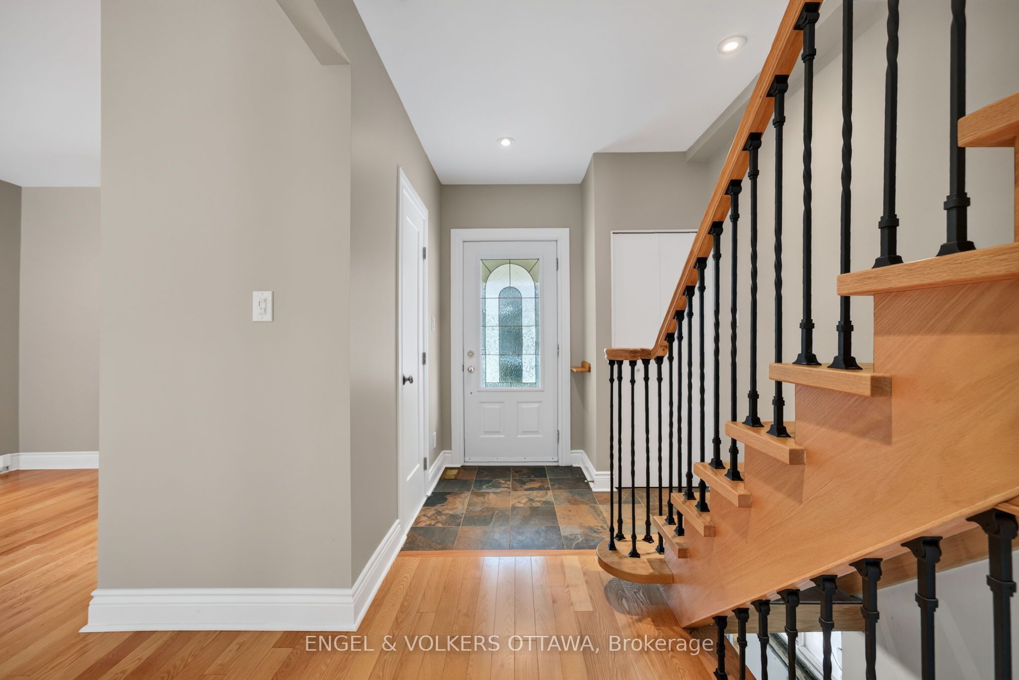 75 Ross Avenue, Tunneys Pasture and Ottawa West, ON K1Y 0N6 photo 5