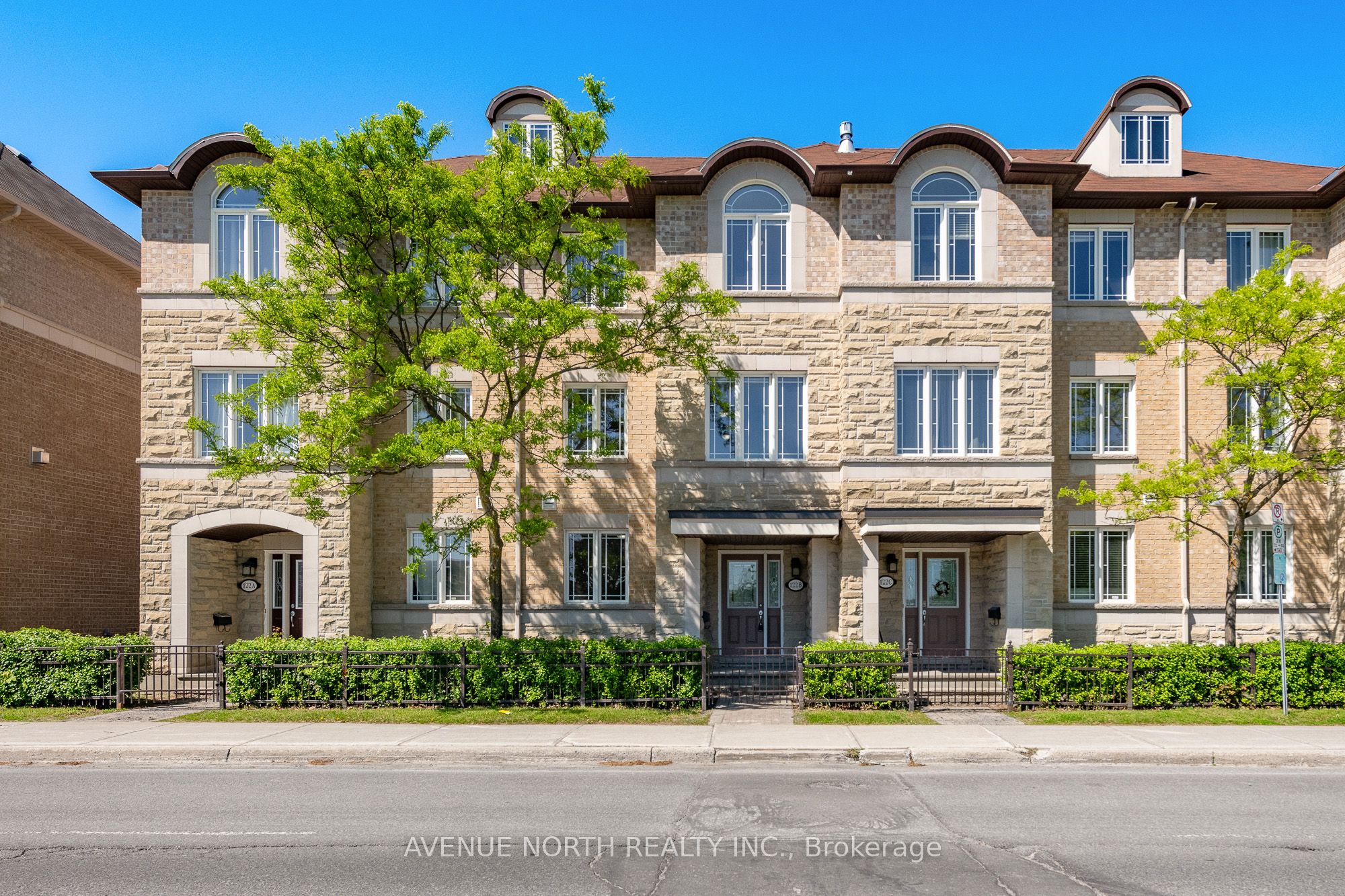 122B Centrepointe Drive, South of Baseline to Knoxdale, ON K2G 4N6