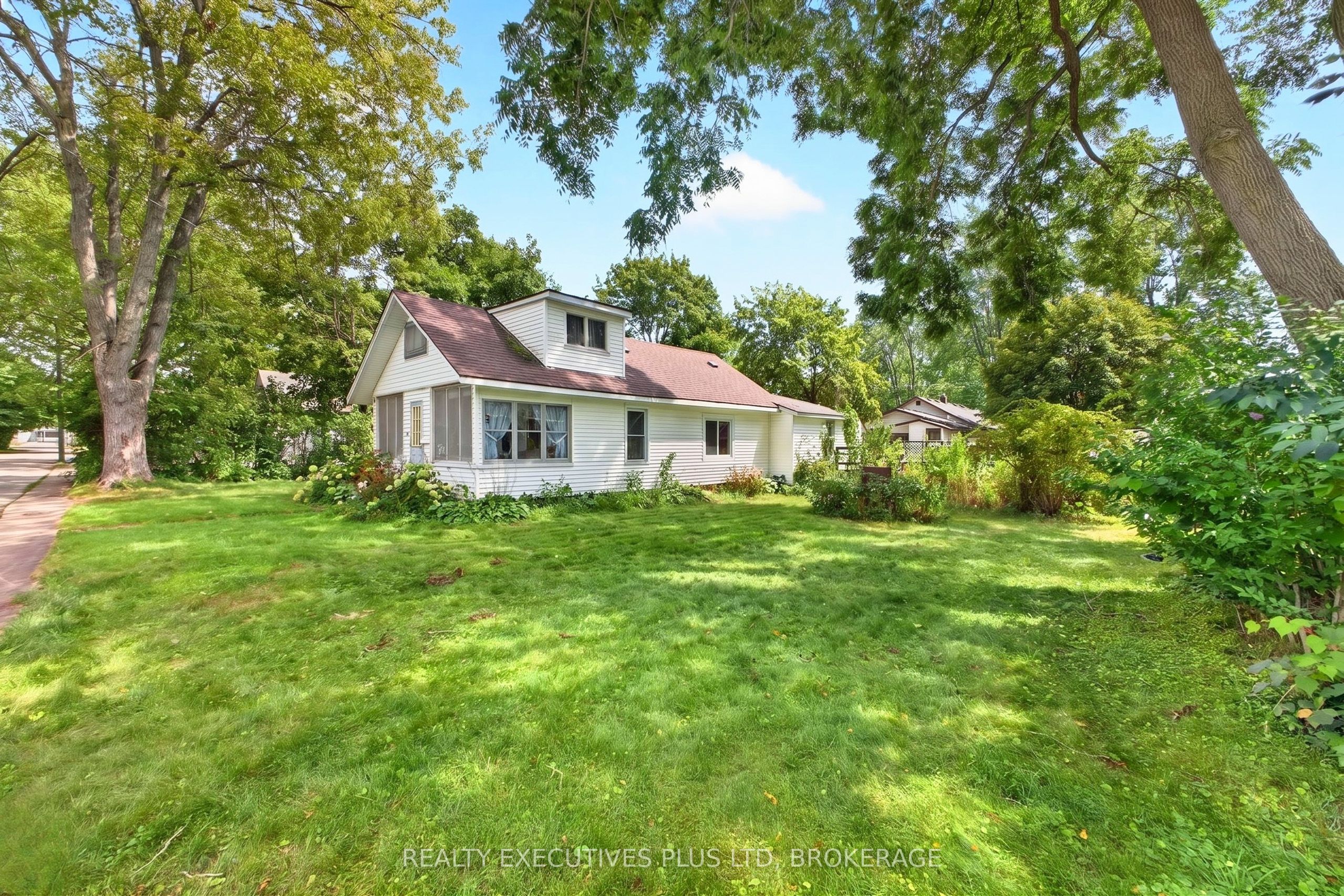 3907 Alexandra Road, Fort Erie, ON L0S 1B0 photo 2