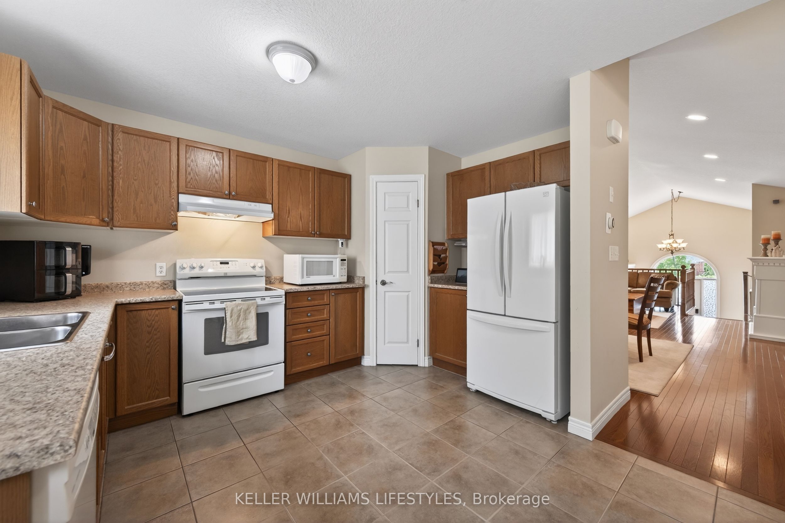 1990 Foxwood Avenue, London North, ON N6G 0C5 photo 4