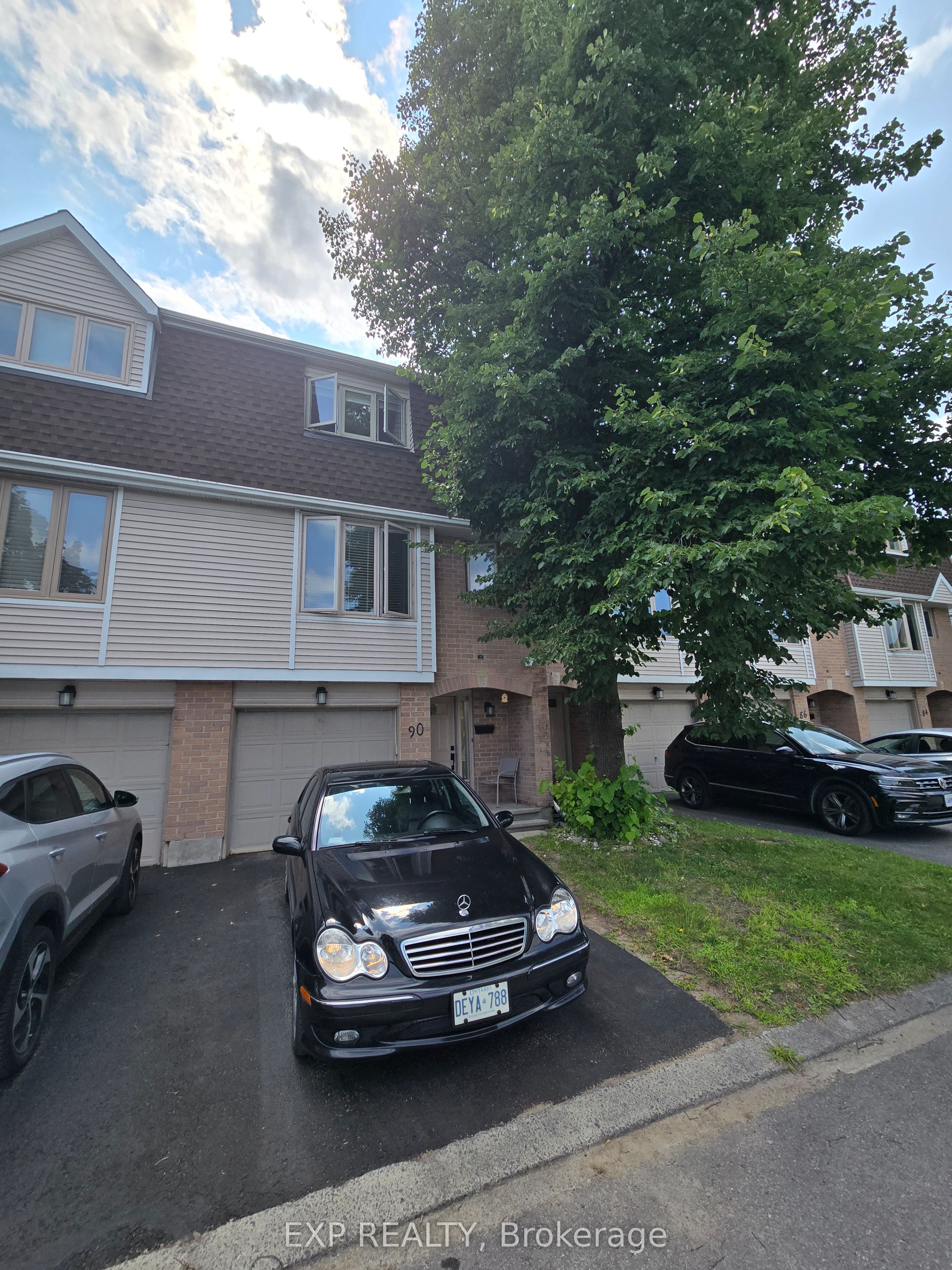 90 Lightfoot Place 75, Kanata, ON K2L 3L8
