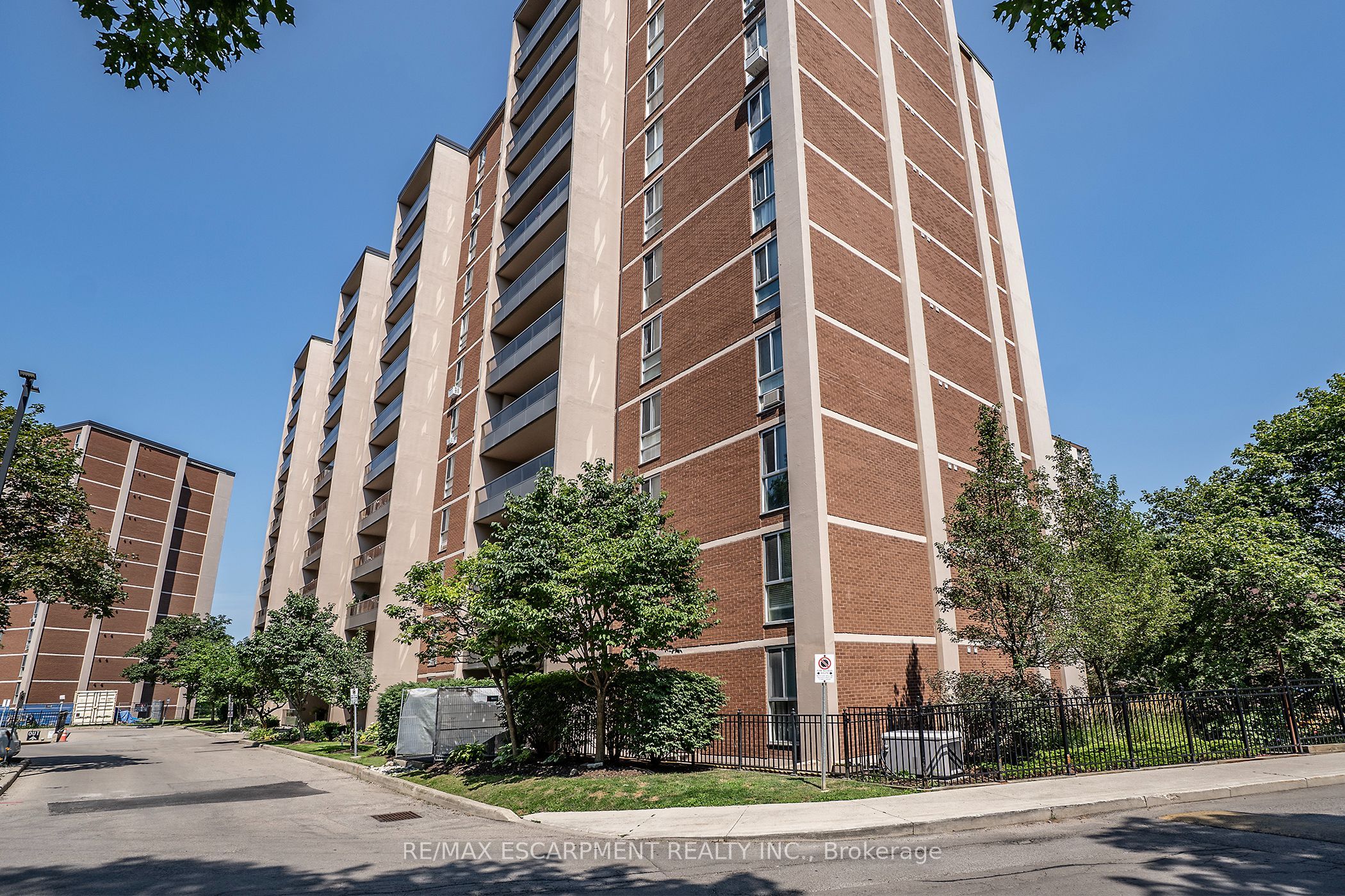 1964 Main Street W 1009, Hamilton, ON L8S 1J5