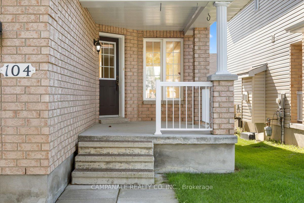 104 Wolff Crescent, Arnprior, ON K7S 0C2 photo 2