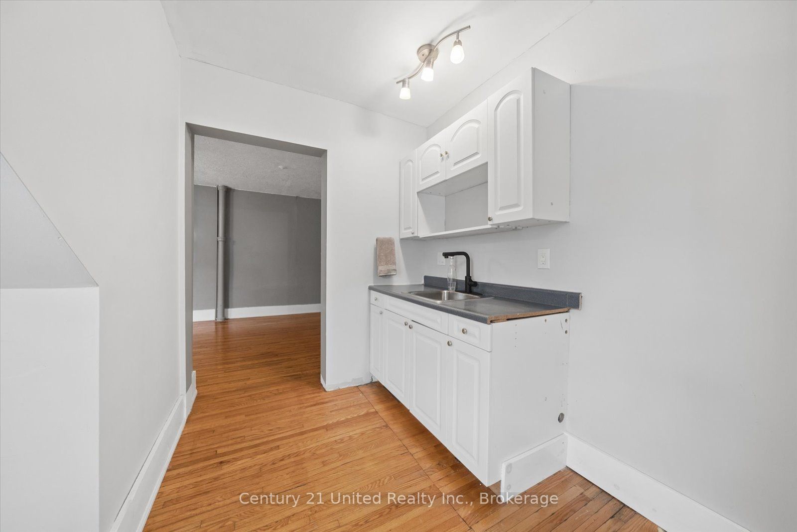 270 Rogers Street, Peterborough, ON K9H 1W3 photo 5