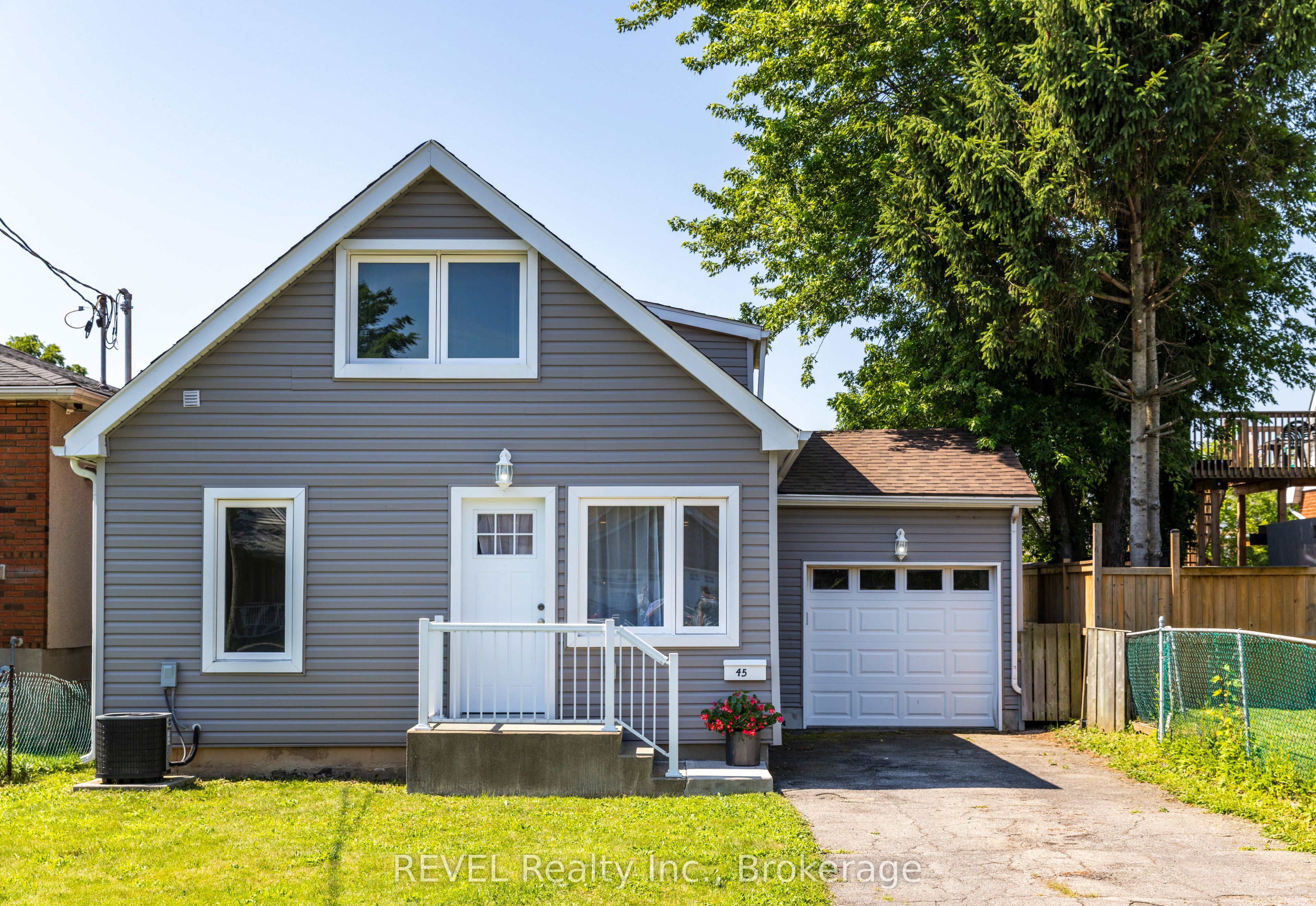 45 Parker Street, St. Catharines, ON L2S 1C7 photo 2