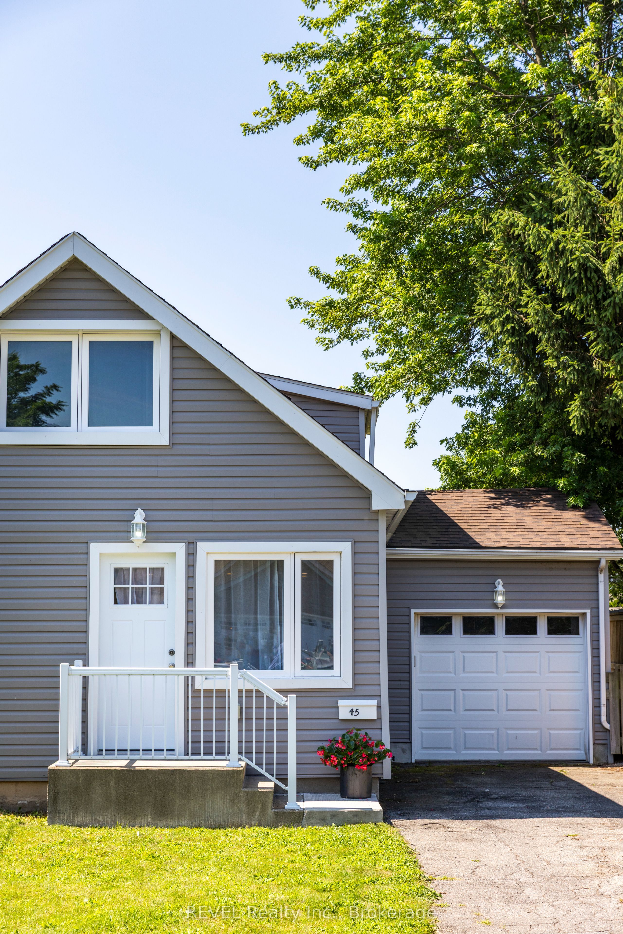 45 Parker Street, St. Catharines, ON L2S 1C7 photo 5